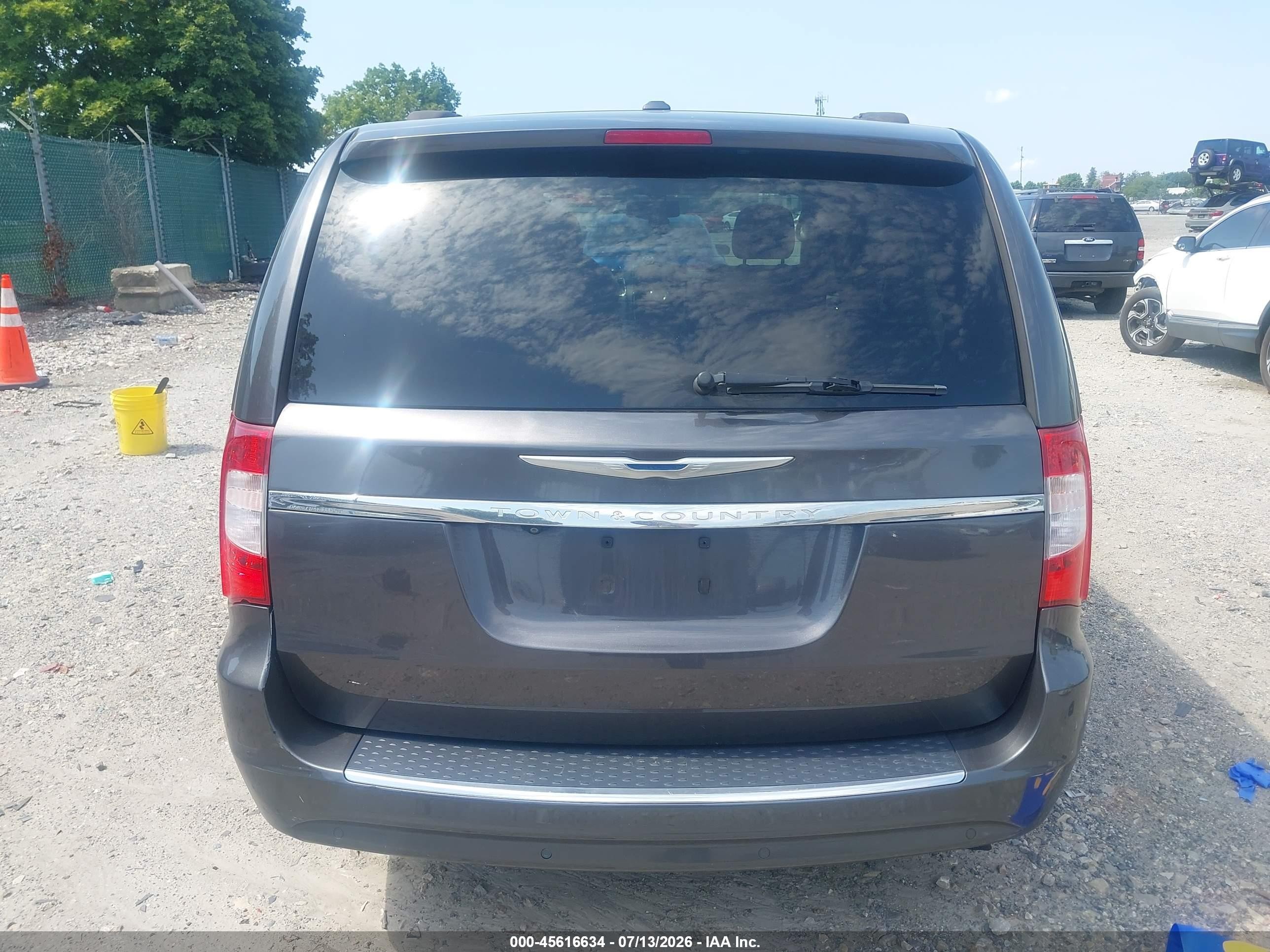 2014 Chrysler Town & Country Touring-l 30th Anniversary Gray vin: 2C4RC1CG4ER310999
