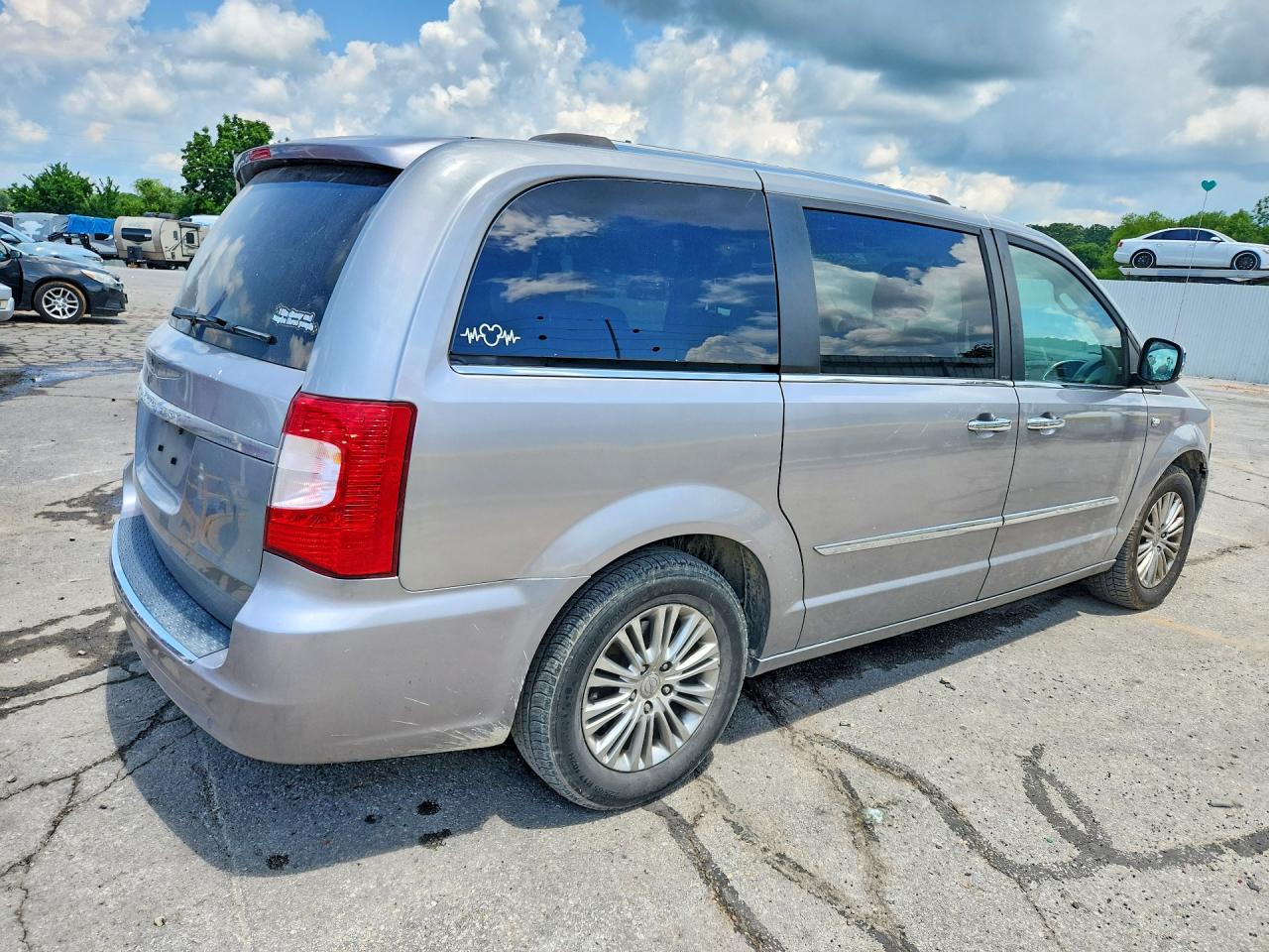 2014 Chrysler Town & Country Touring L Silver vin: 2C4RC1CG4ER319895