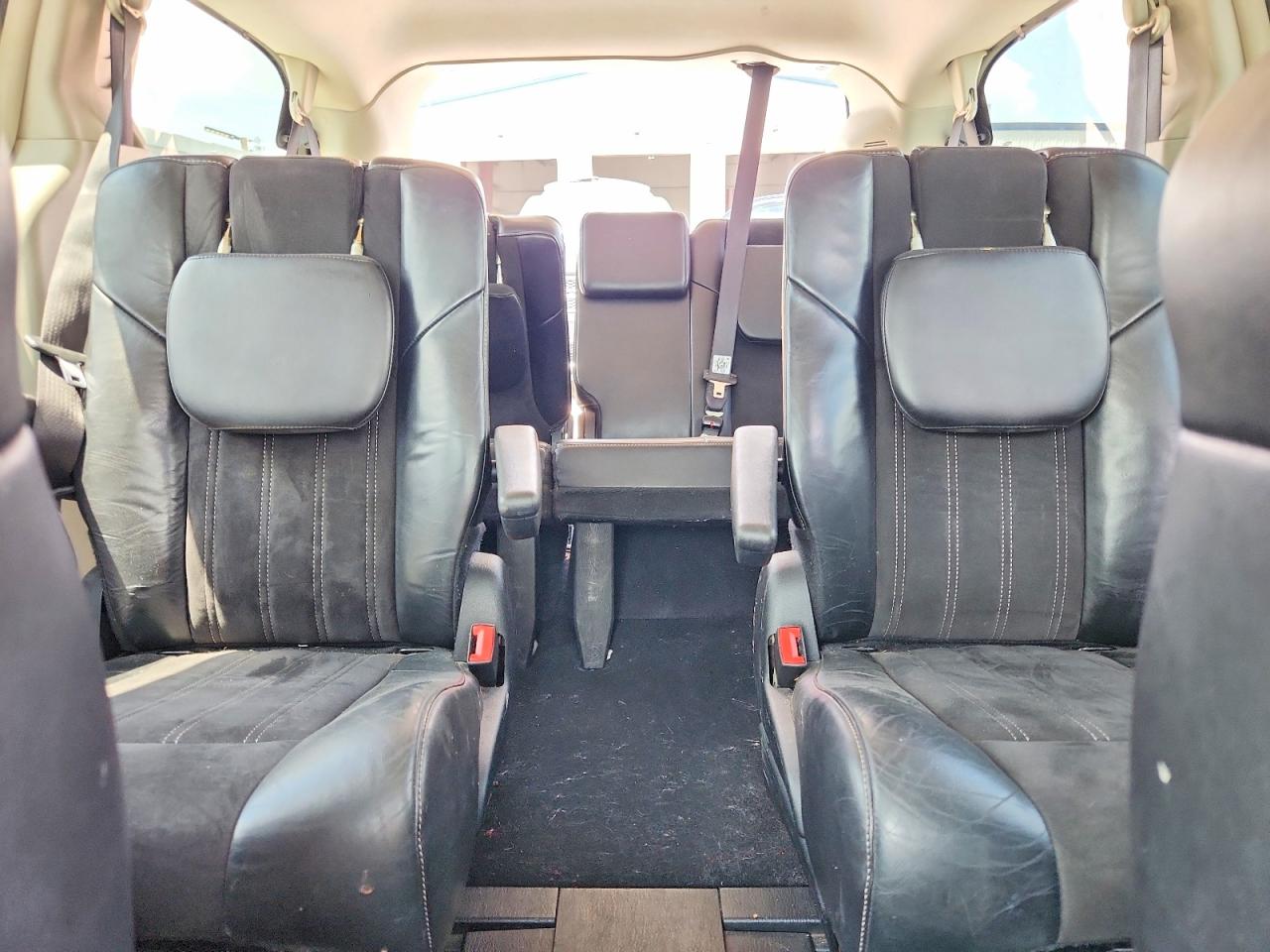 2014 Chrysler Town & Country Touring L Silver vin: 2C4RC1CG4ER319895