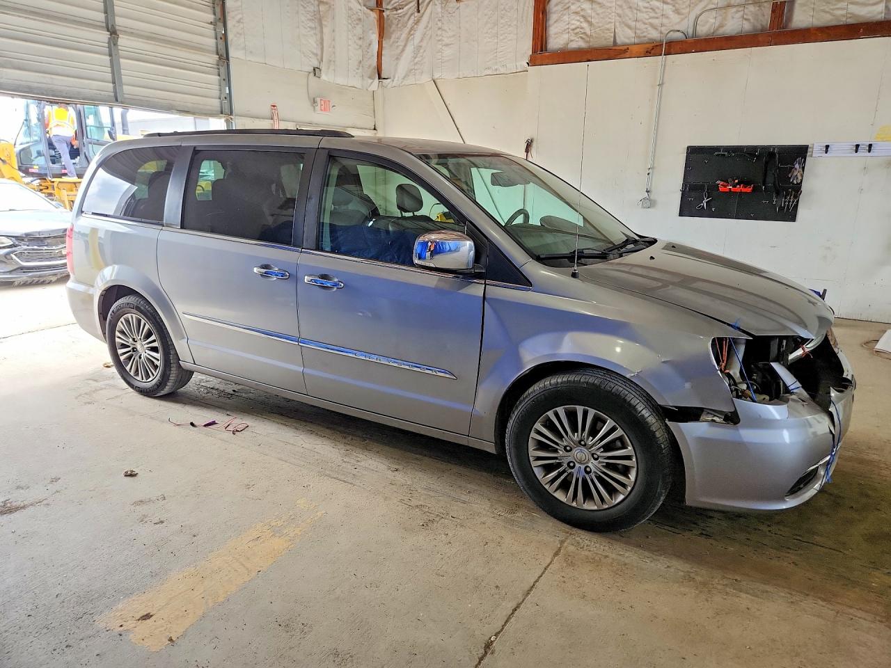 2015 Chrysler Town & Country Touring L Silver vin: 2C4RC1CG4FR506488