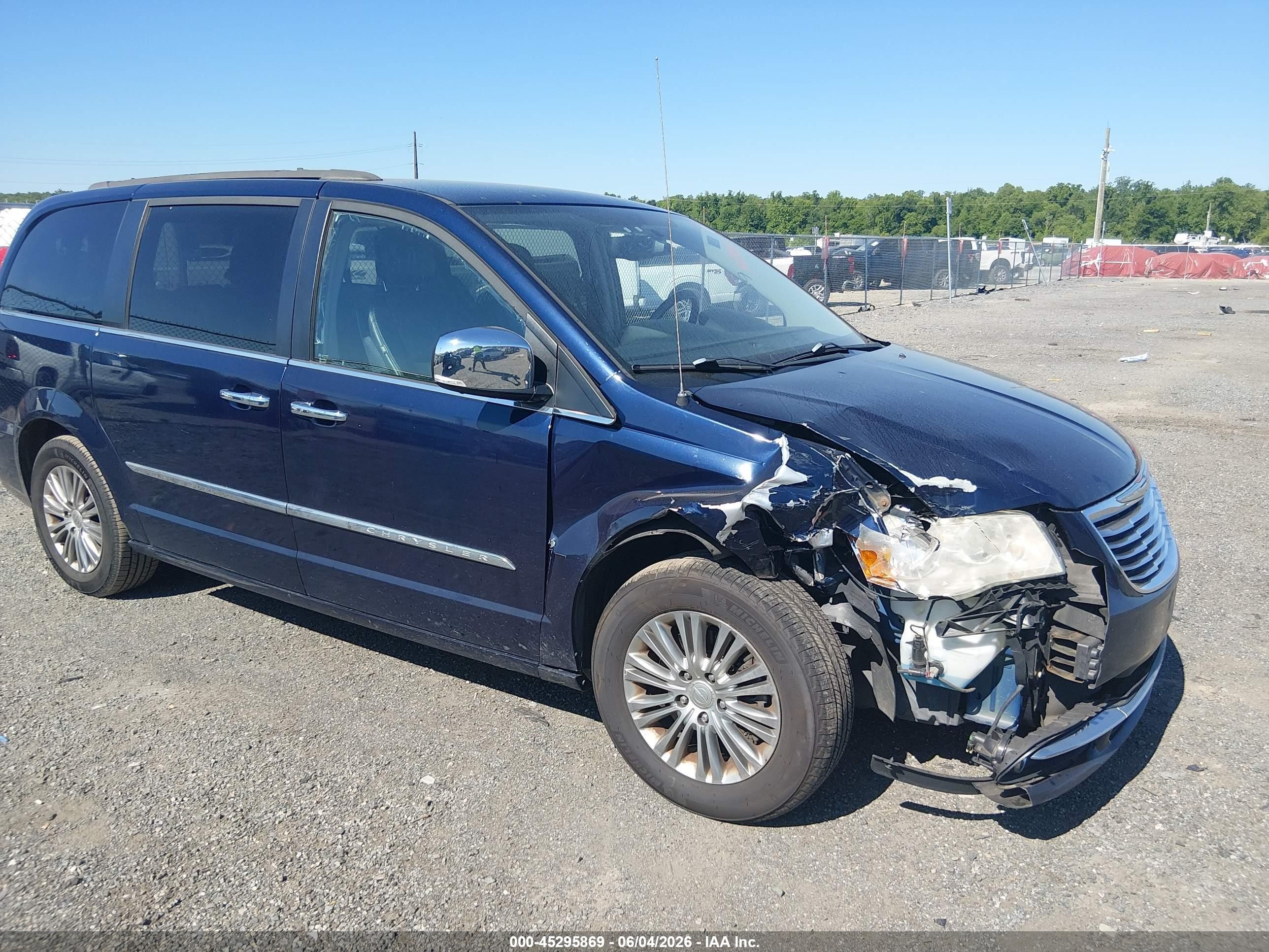 2015 Chrysler Town & Country Touring-l Blue vin: 2C4RC1CG4FR513697