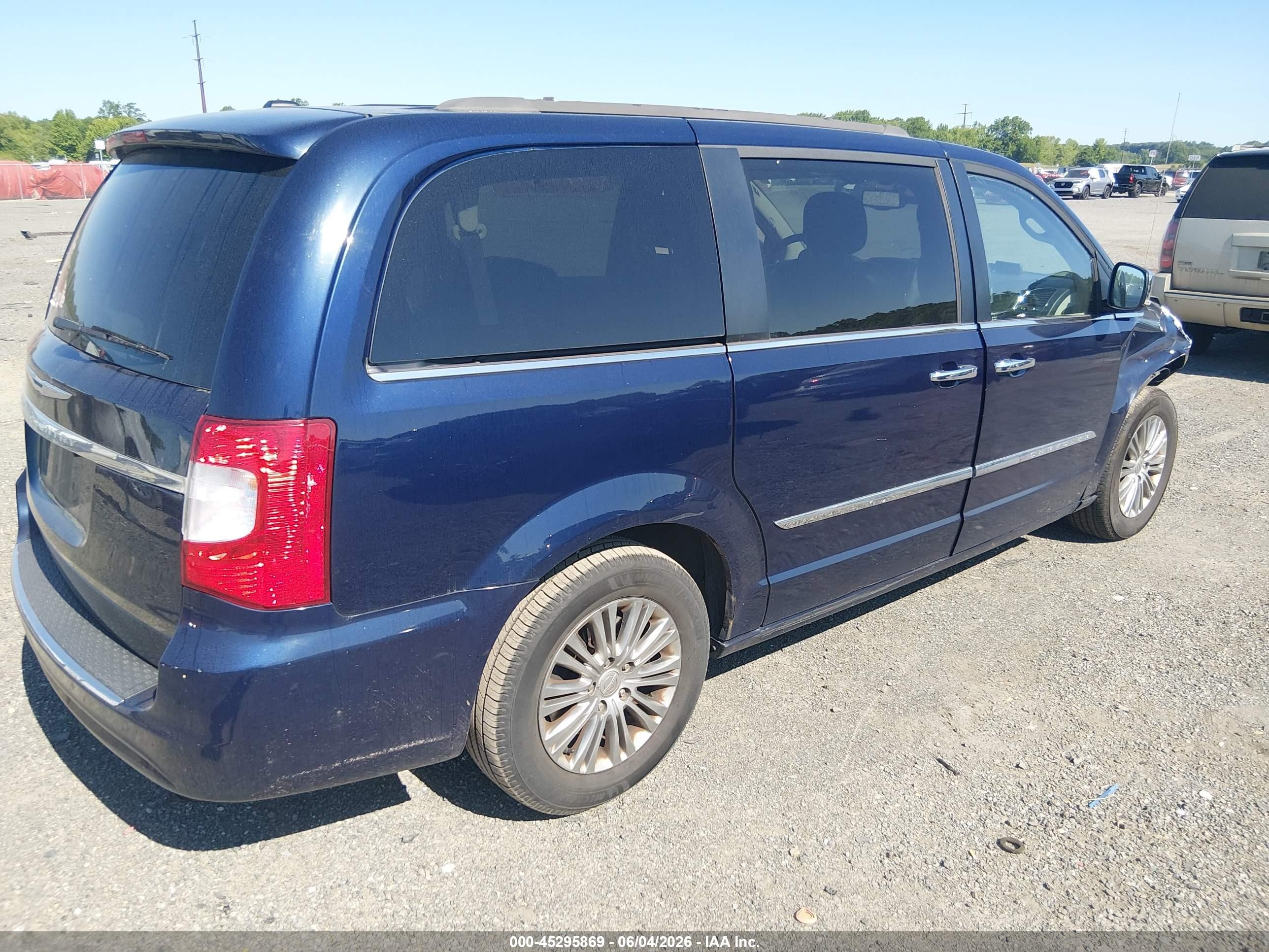 2015 Chrysler Town & Country Touring-l Blue vin: 2C4RC1CG4FR513697