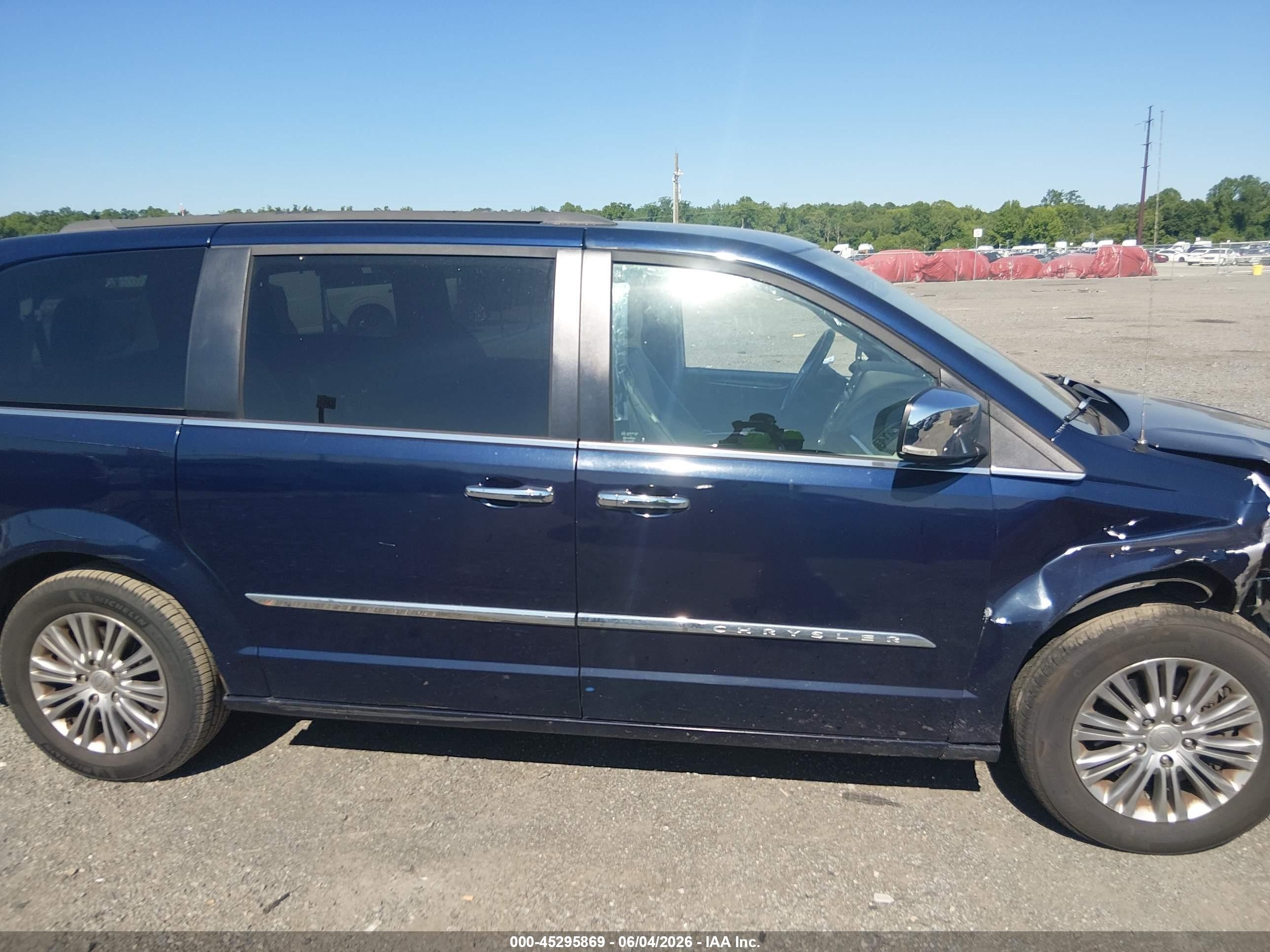 2015 Chrysler Town & Country Touring-l Blue vin: 2C4RC1CG4FR513697