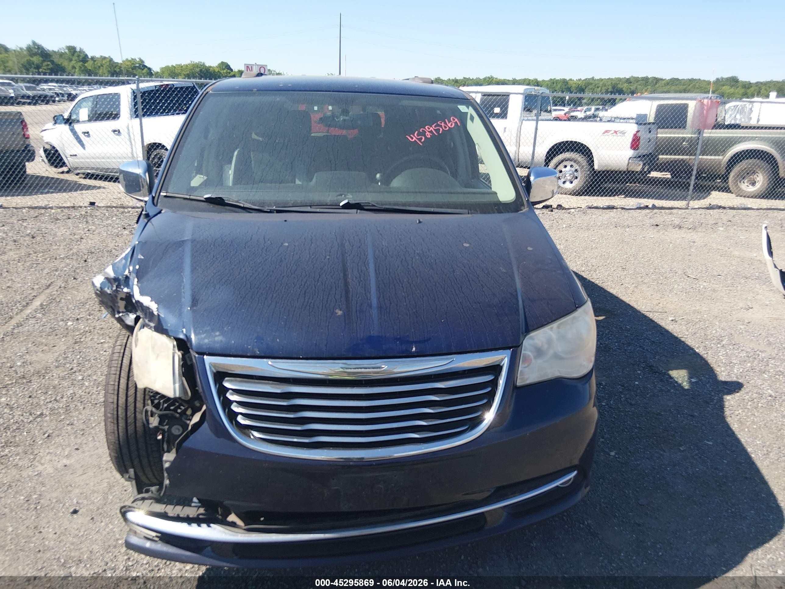 2015 Chrysler Town & Country Touring-l Blue vin: 2C4RC1CG4FR513697