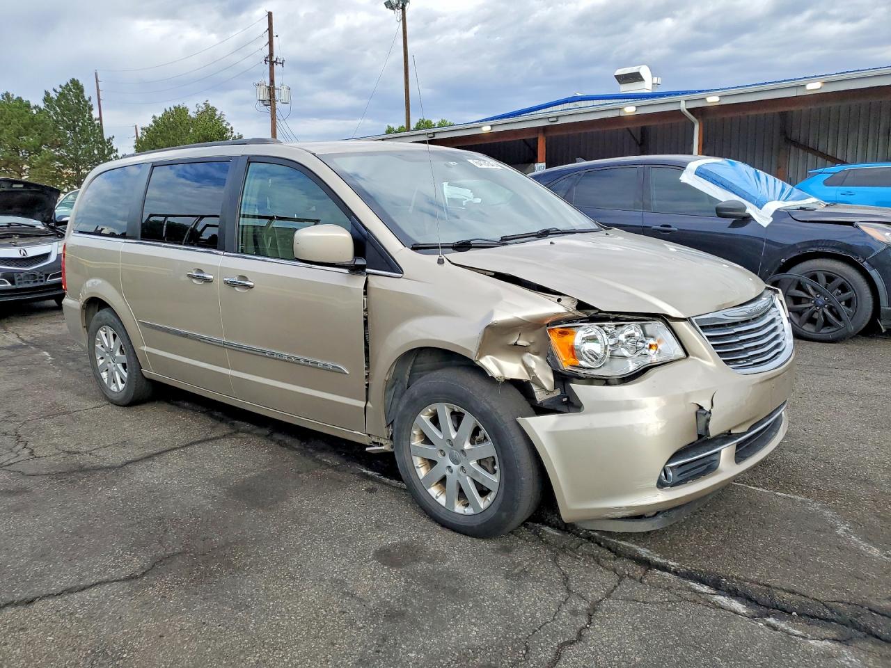 2015 Chrysler Town & Country Touring L Gold vin: 2C4RC1CG4FR539846