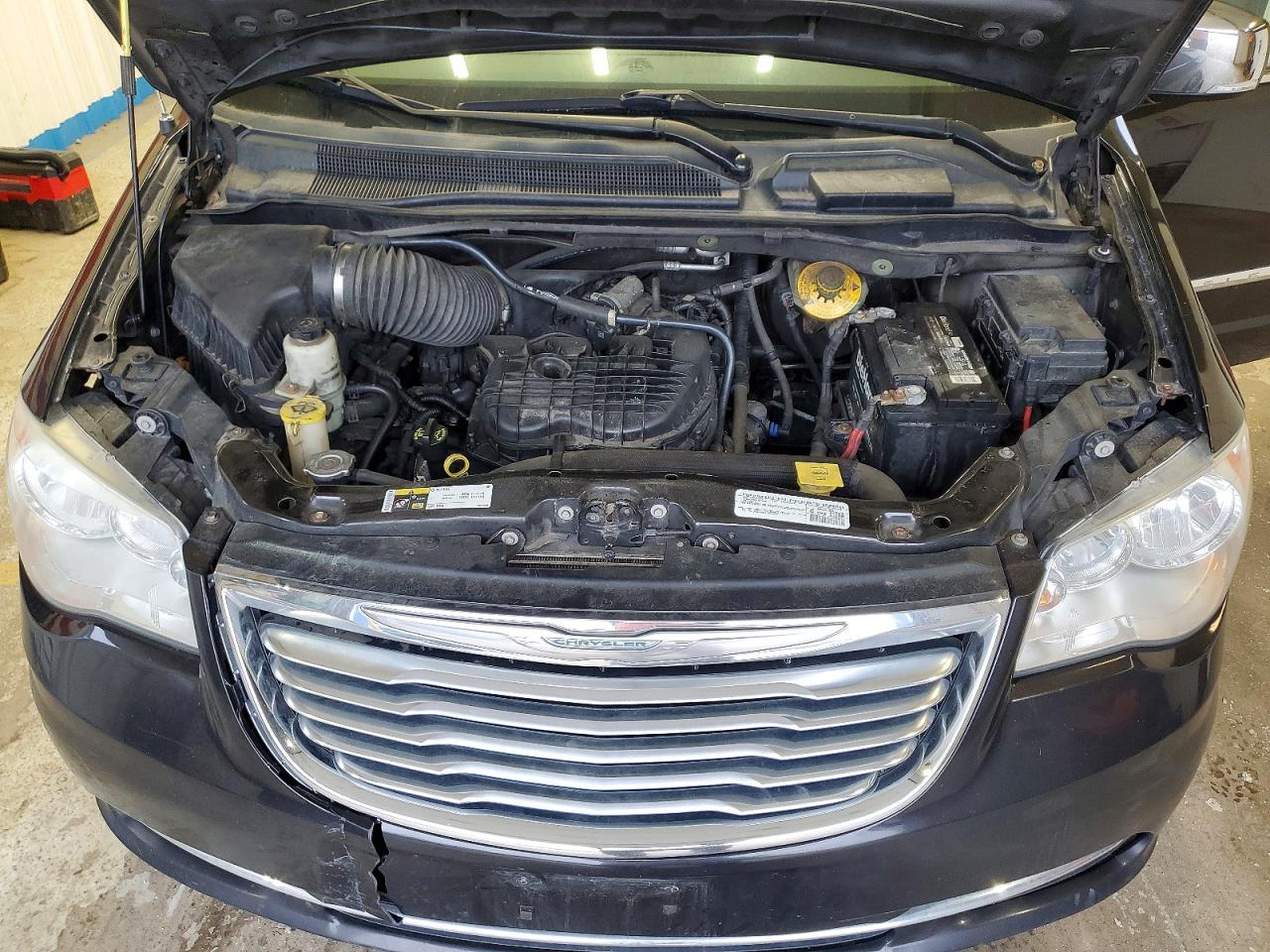 2015 Chrysler Town & Country Touring L Черный vin: 2C4RC1CG4FR573429