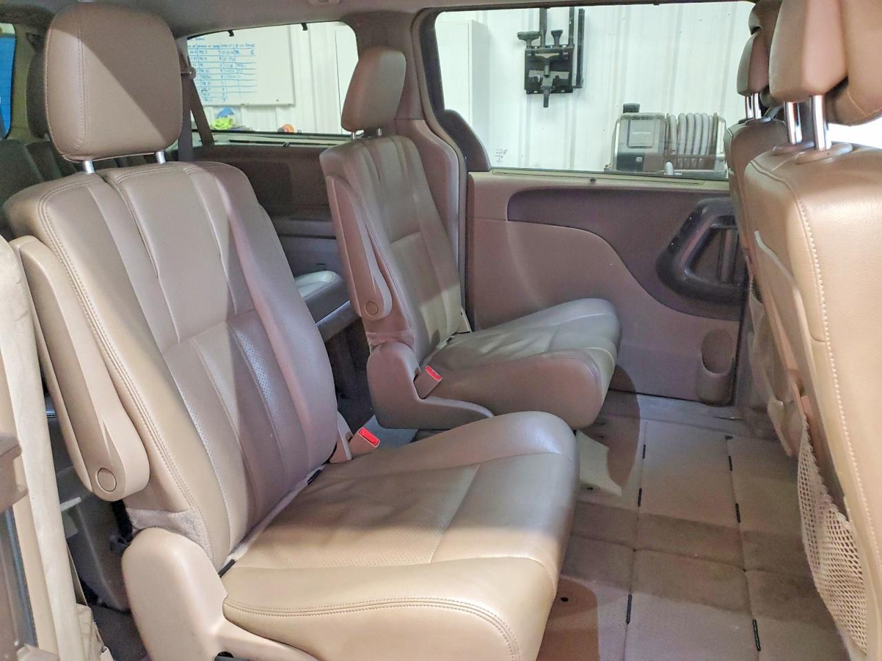 2015 Chrysler Town & Country Touring L Черный vin: 2C4RC1CG4FR573429