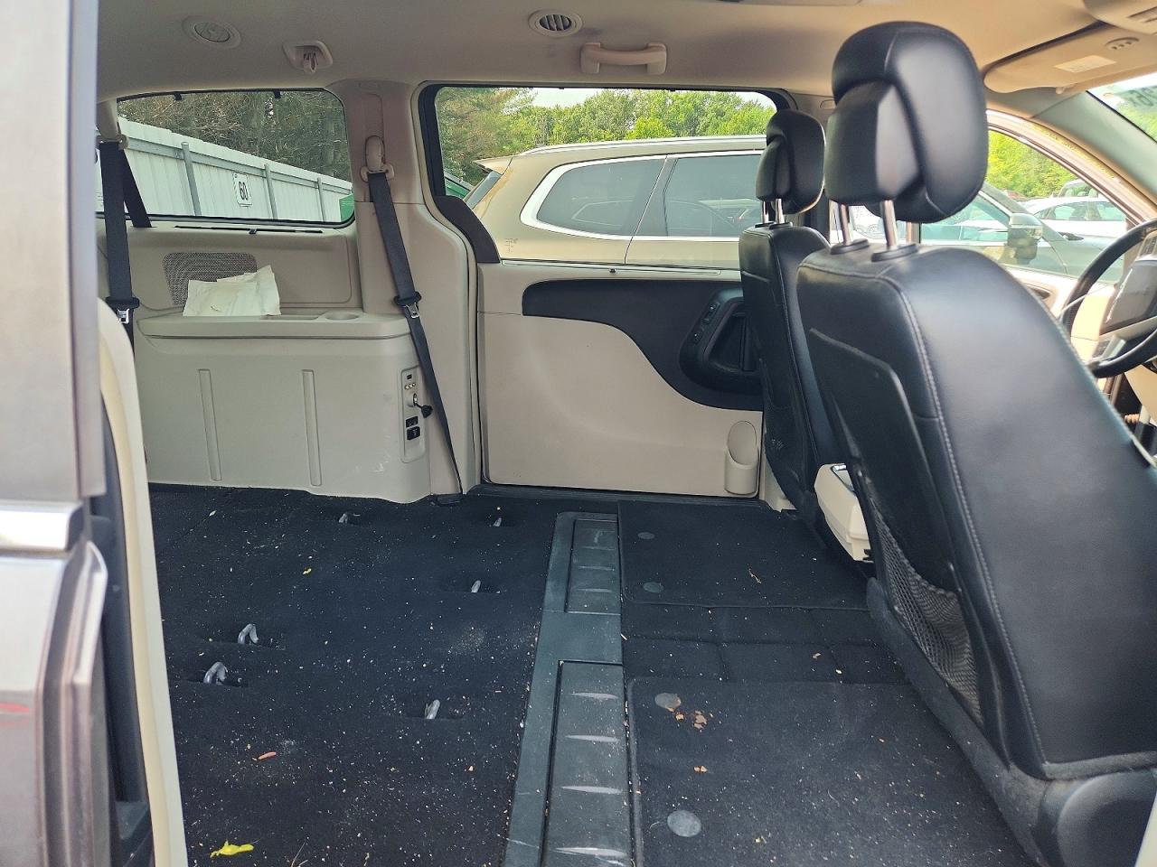 2015 Chrysler Town & Country Touring L Gray vin: 2C4RC1CG4FR617882