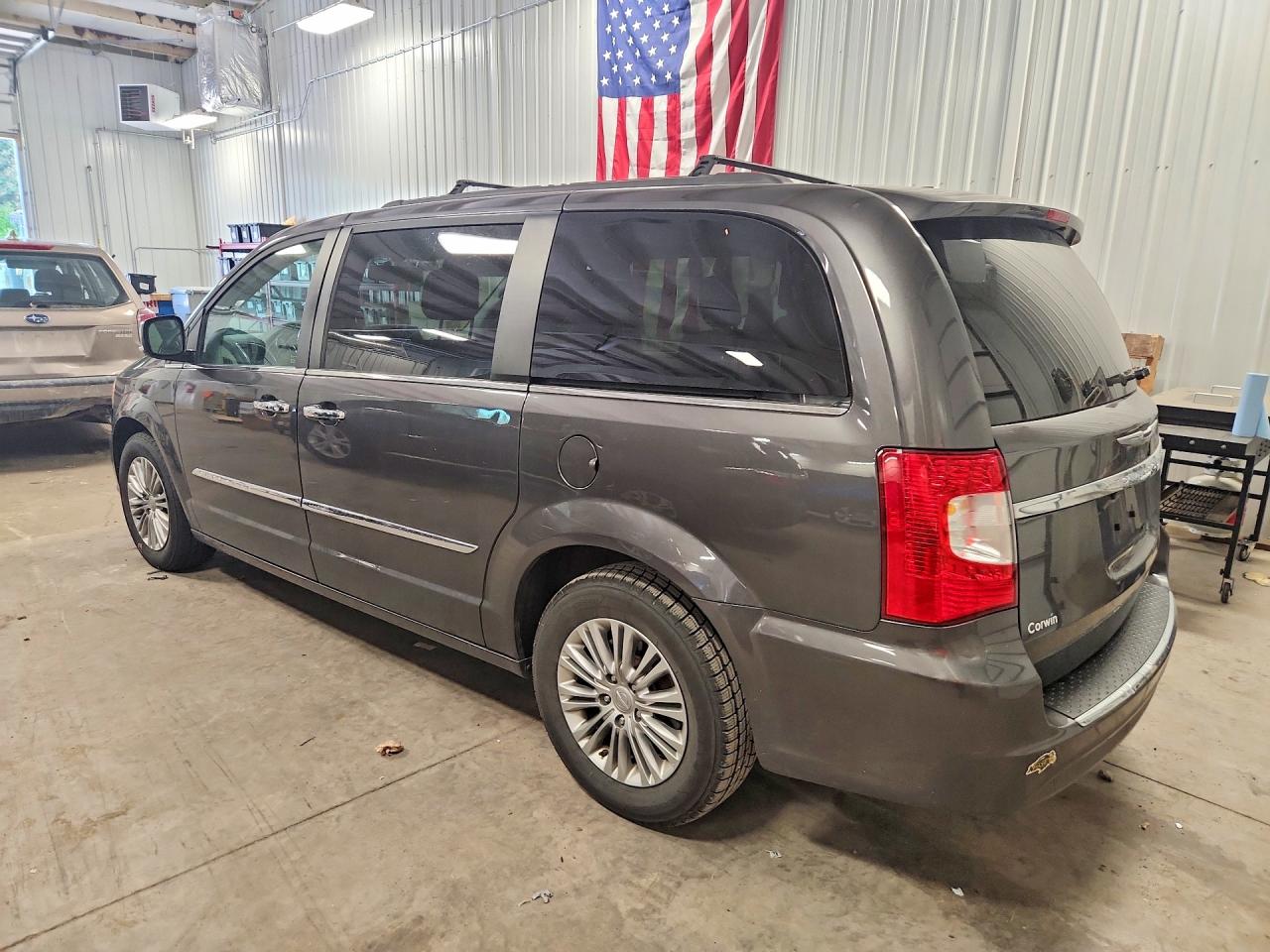 2015 Chrysler Town & Country Touring L Черный vin: 2C4RC1CG4FR674423