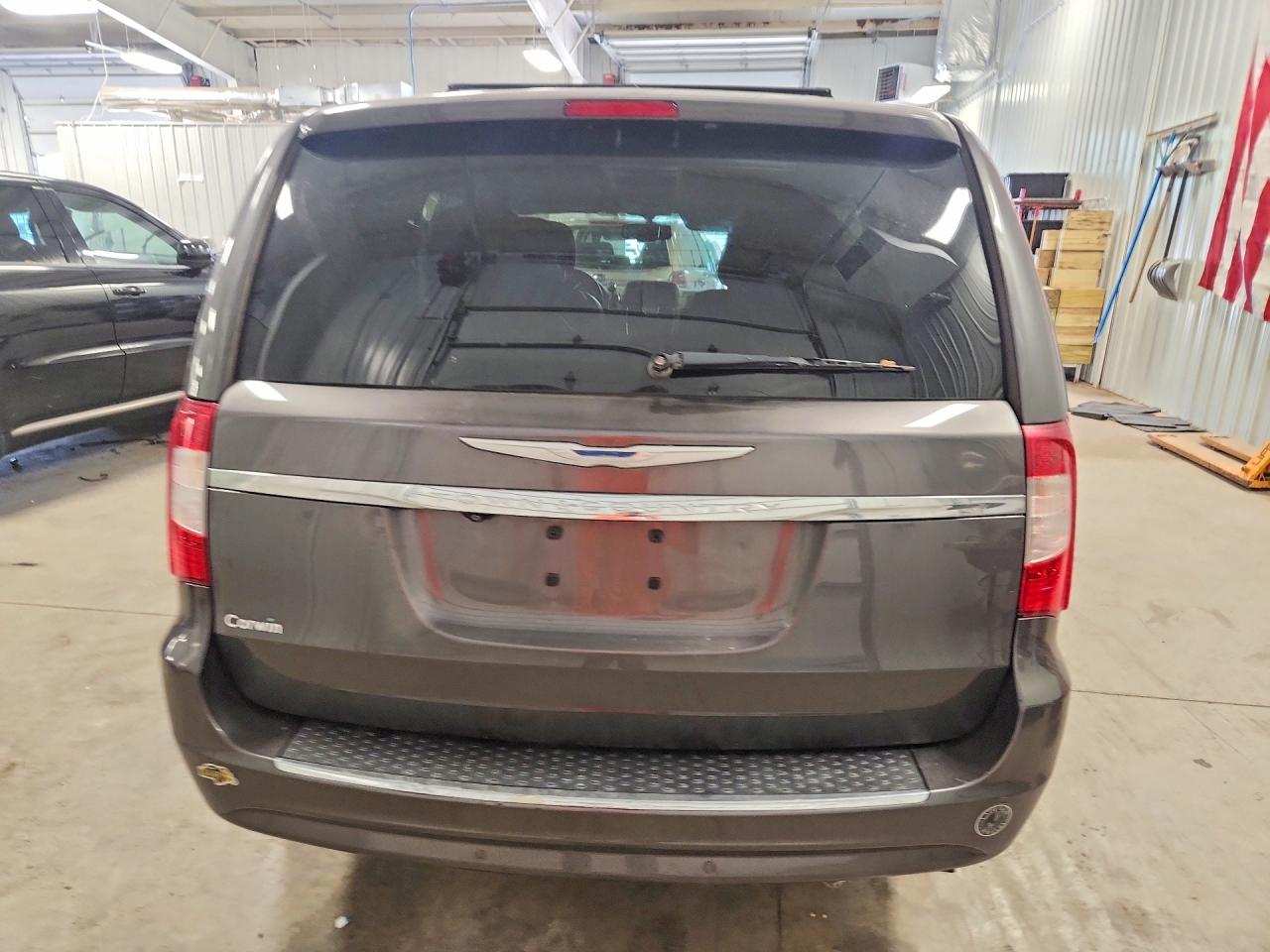 2015 Chrysler Town & Country Touring L Черный vin: 2C4RC1CG4FR674423