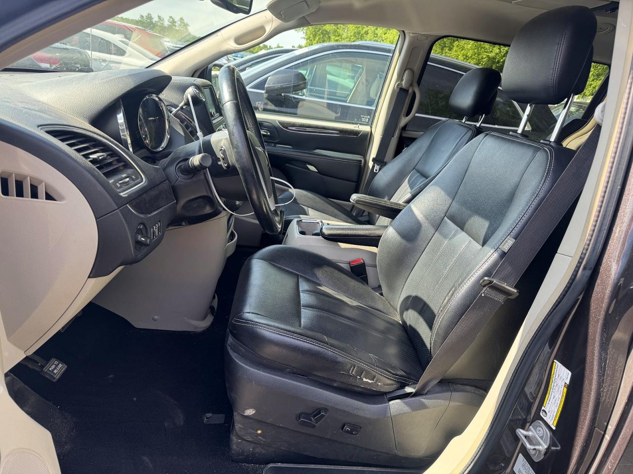 2015 Chrysler Town & Country Touring L Черный vin: 2C4RC1CG4FR674423