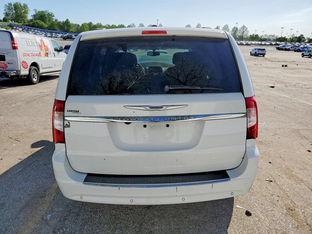 2015 Chrysler Town&count Белый vin: 2C4RC1CG4FR674924
