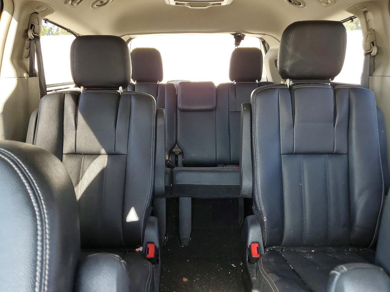 2015 Chrysler Town&count Белый vin: 2C4RC1CG4FR674924