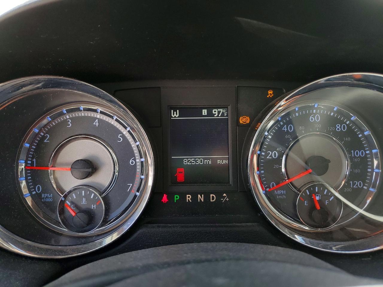 2015 Chrysler Town&count Белый vin: 2C4RC1CG4FR674924