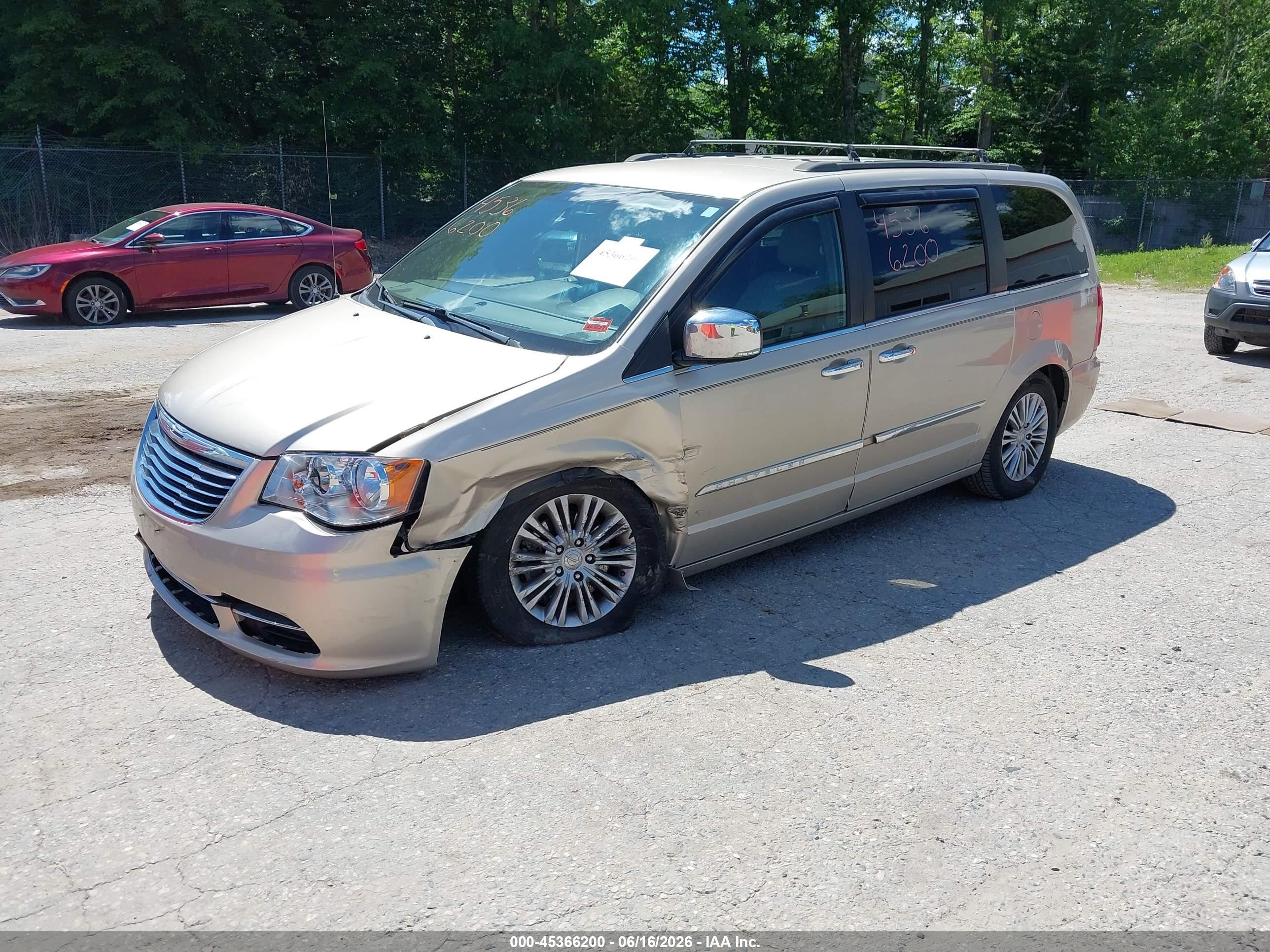 2015 Chrysler Town & Country Touring-l Gold vin: 2C4RC1CG4FR753364