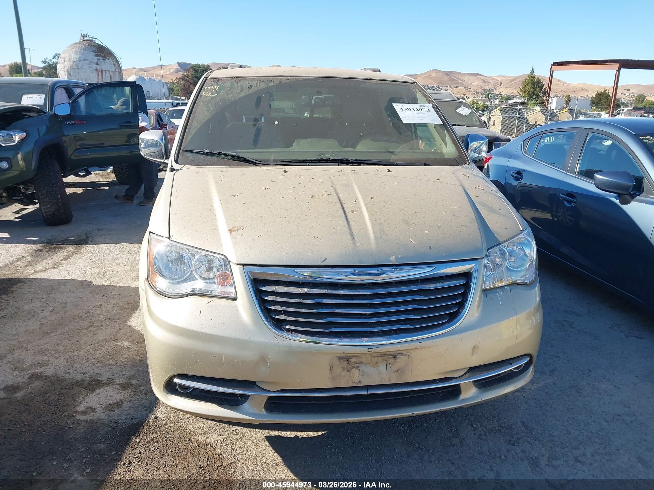 2012 Chrysler Town & Country Touring-l Gold vin: 2C4RC1CG5CR125079