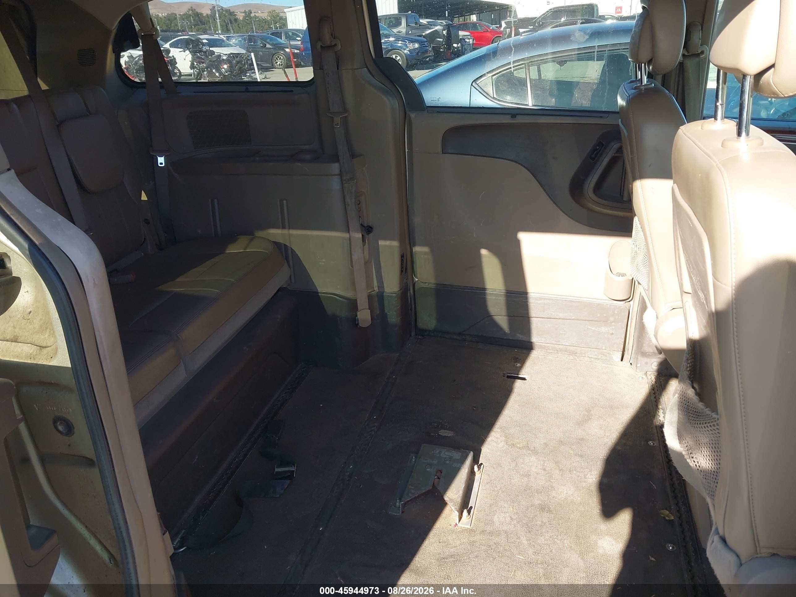 2012 Chrysler Town & Country Touring-l Gold vin: 2C4RC1CG5CR125079