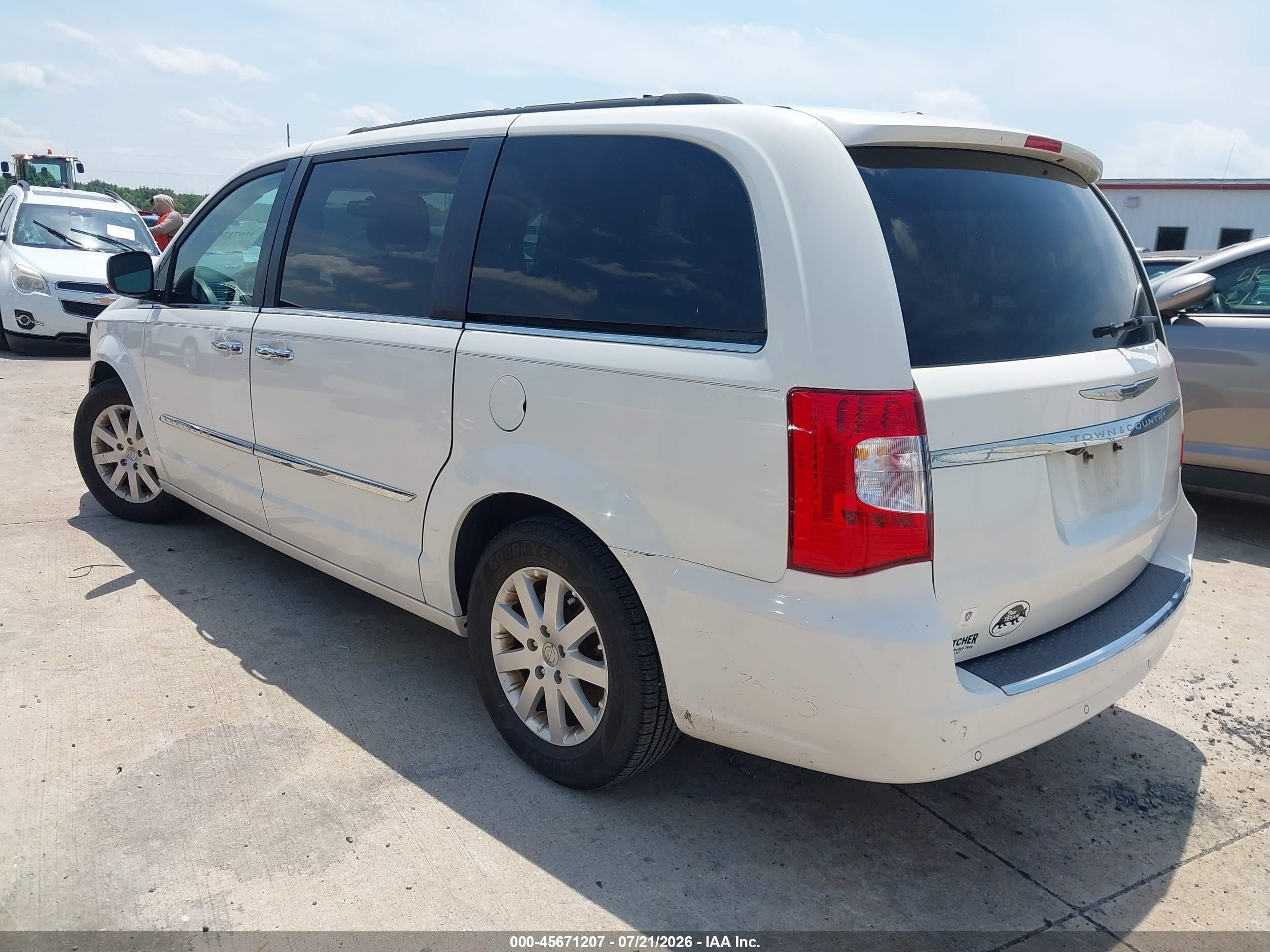 2012 Chrysler Town & Country Touring-l White vin: 2C4RC1CG5CR170863