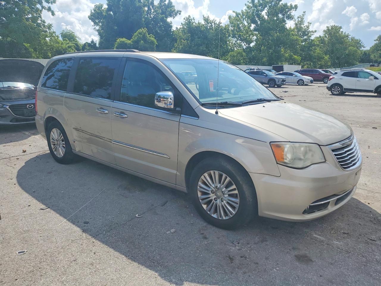 2013 Chrysler Town & Country Touring L Gold vin: 2C4RC1CG5DR564011