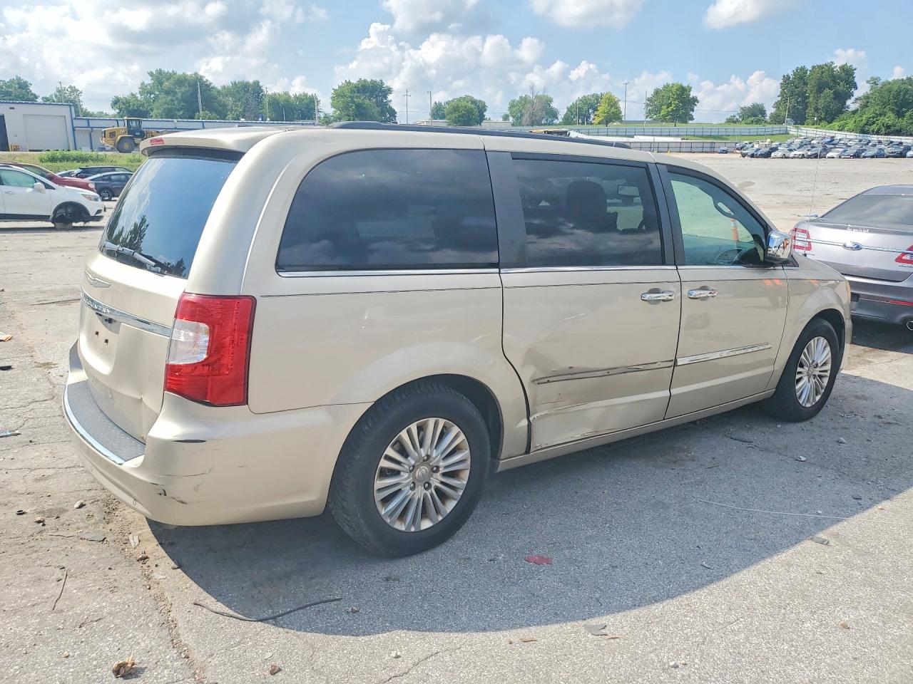 2013 Chrysler Town & Country Touring L Gold vin: 2C4RC1CG5DR564011