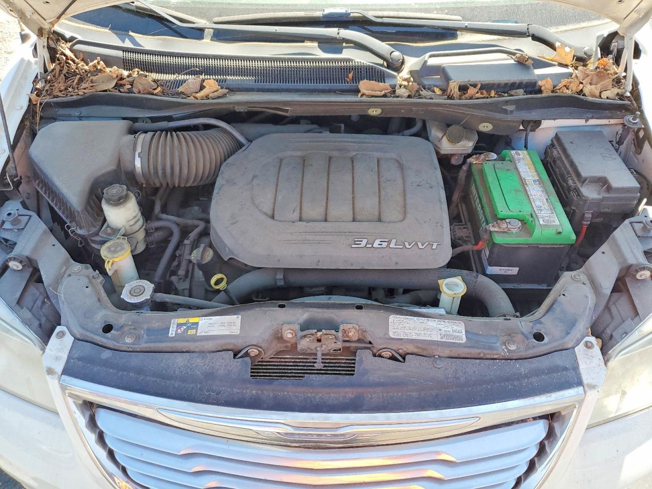 2013 Chrysler Town & Country Touring L White vin: 2C4RC1CG5DR606659