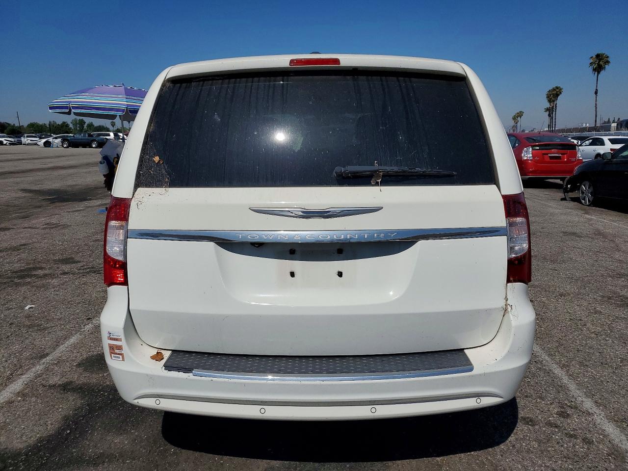 2013 Chrysler Town & Country Touring L White vin: 2C4RC1CG5DR606659