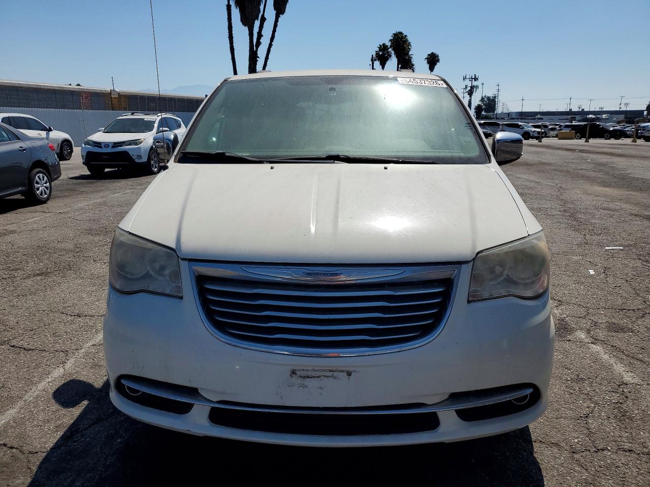 2013 Chrysler Town & Country Touring L White vin: 2C4RC1CG5DR606659