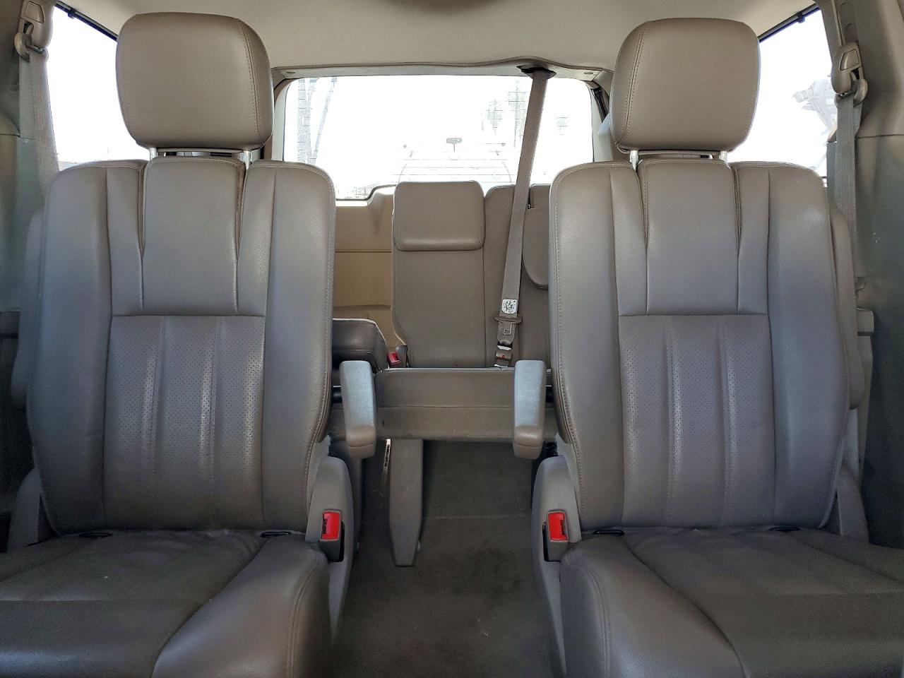 2013 Chrysler Town & Country Touring L White vin: 2C4RC1CG5DR606659
