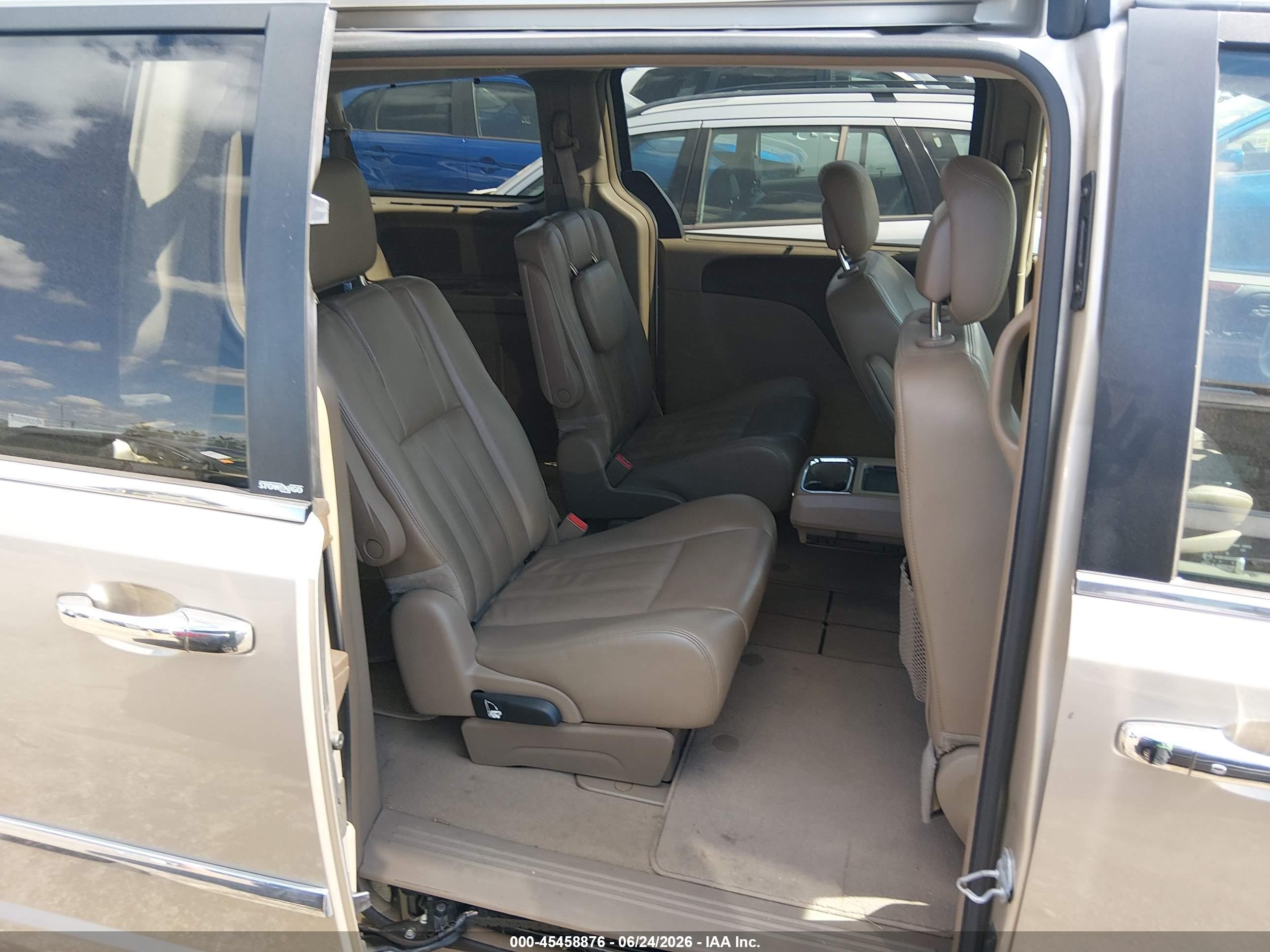 2013 Chrysler Town & Country Touring-l Gold vin: 2C4RC1CG5DR646577