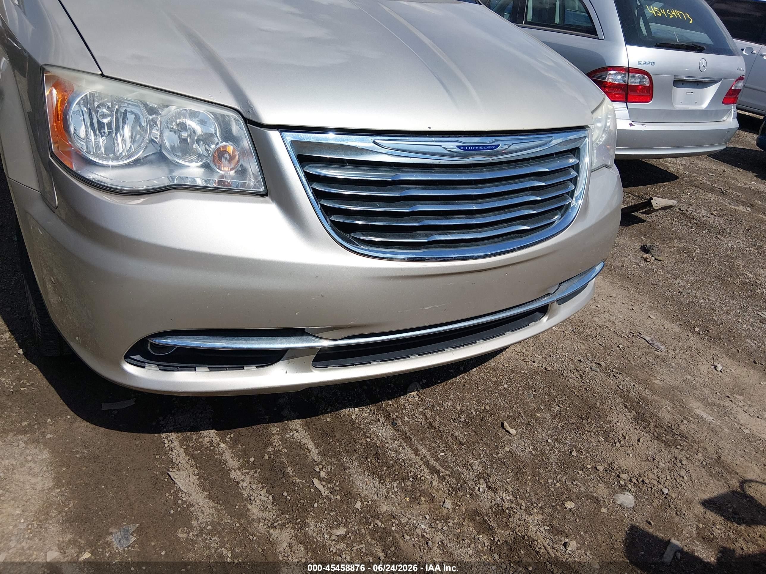 2013 Chrysler Town & Country Touring-l Gold vin: 2C4RC1CG5DR646577