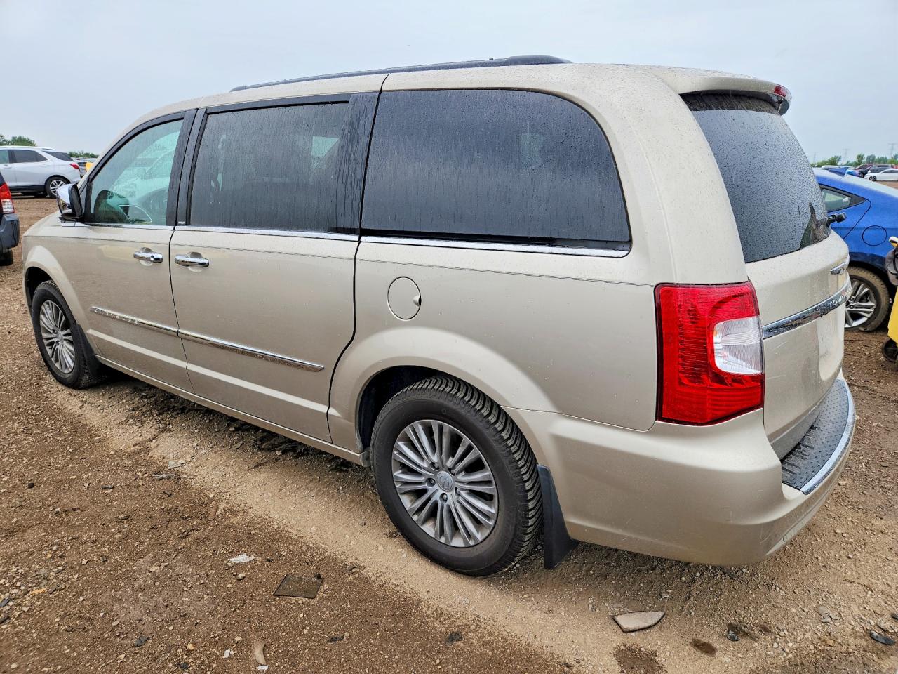 2013 Chrysler Town & Country Touring L Beige vin: 2C4RC1CG5DR713503