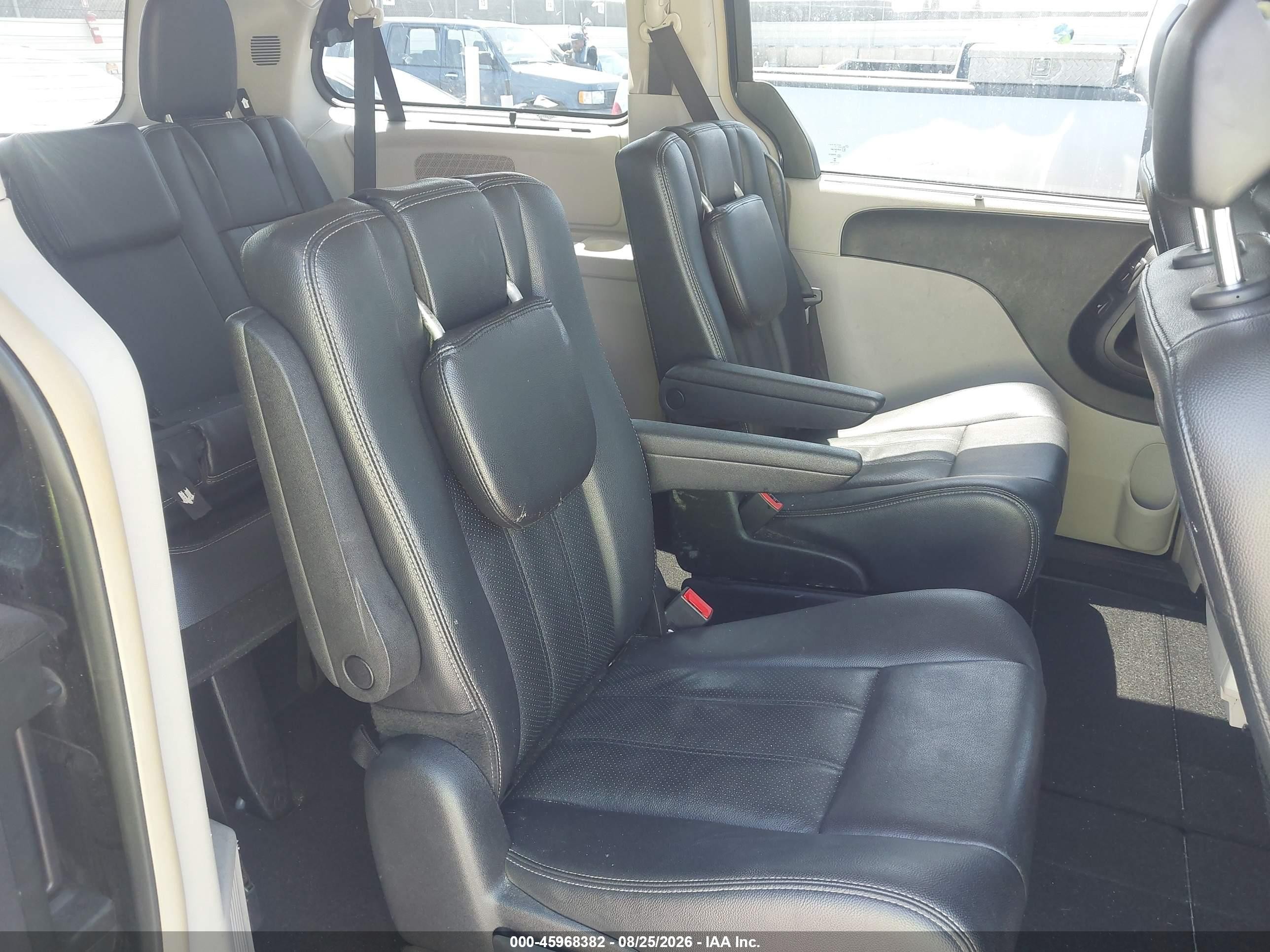 2013 Chrysler Town & Country Touring-l Black vin: 2C4RC1CG5DR767092