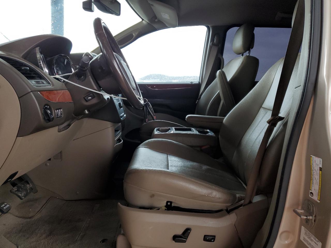 2014 Chrysler Town & Country Touring L Beige vin: 2C4RC1CG5ER133914