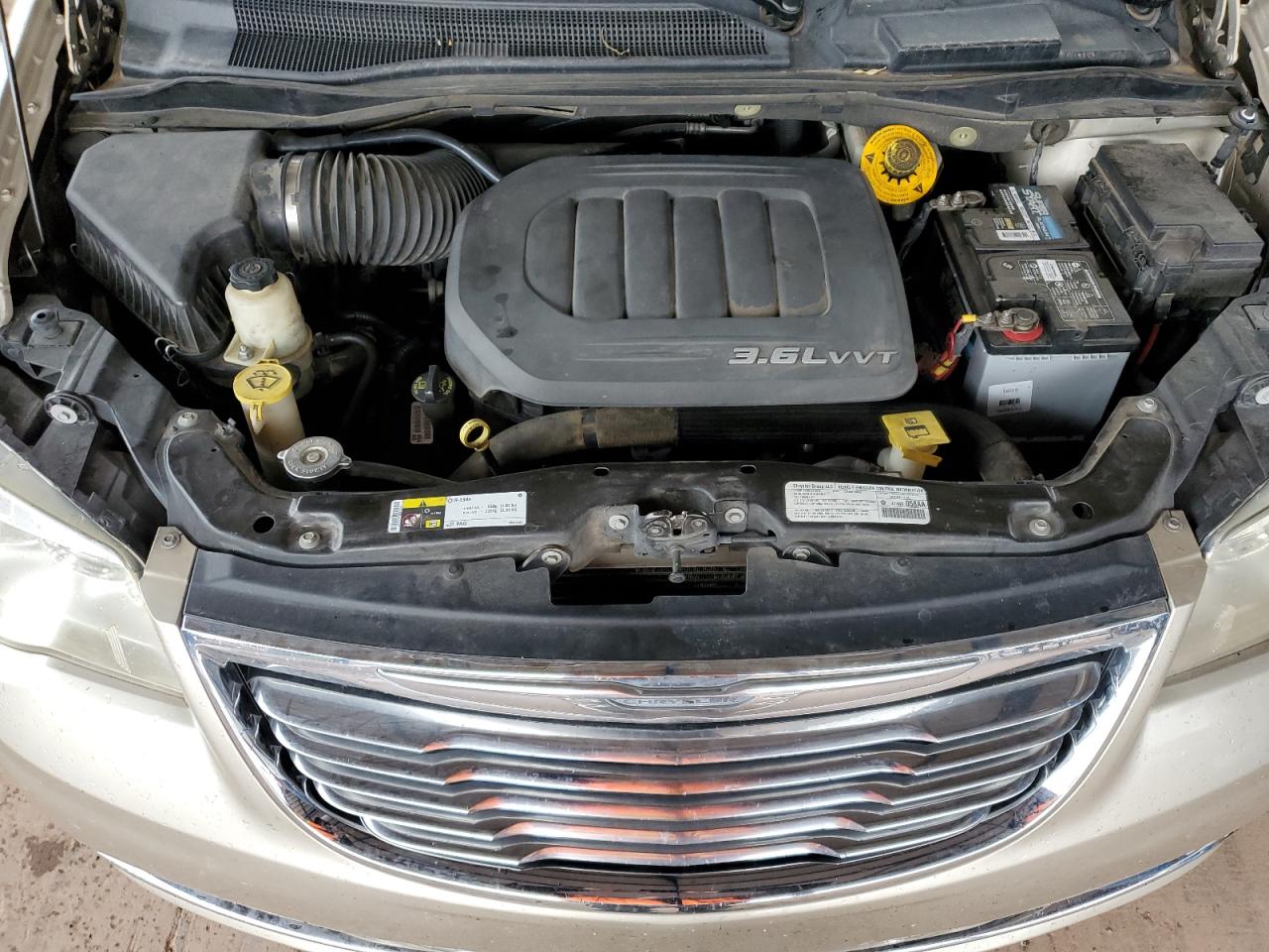 2014 Chrysler Town & Country Touring L Beige vin: 2C4RC1CG5ER133914