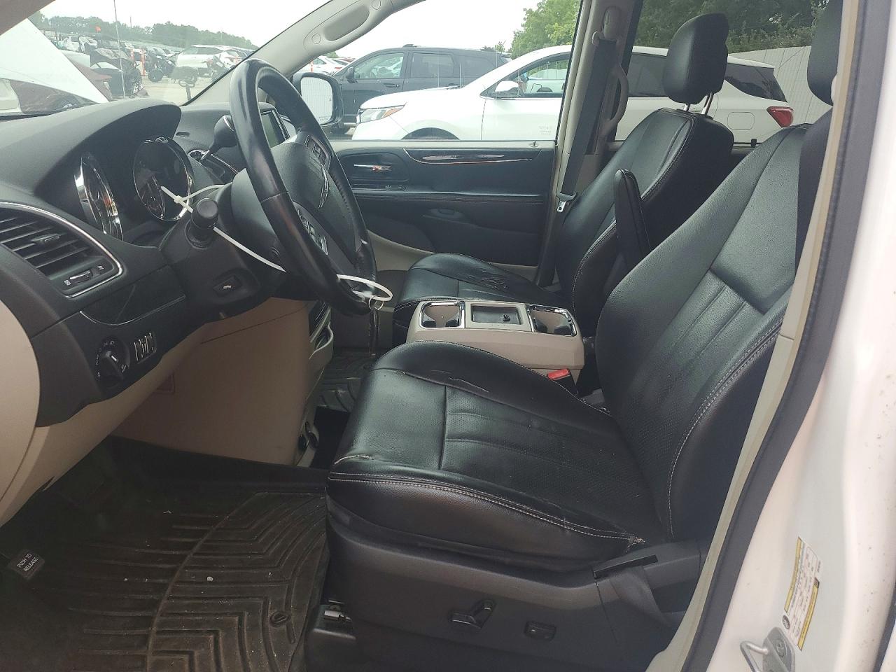 2014 Chrysler Town & Country Touring L White vin: 2C4RC1CG5ER143181