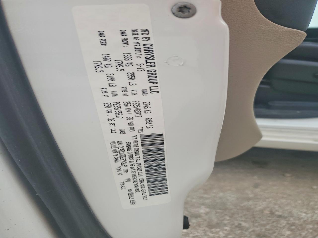 2014 Chrysler Town & Country Touring L White vin: 2C4RC1CG5ER143181