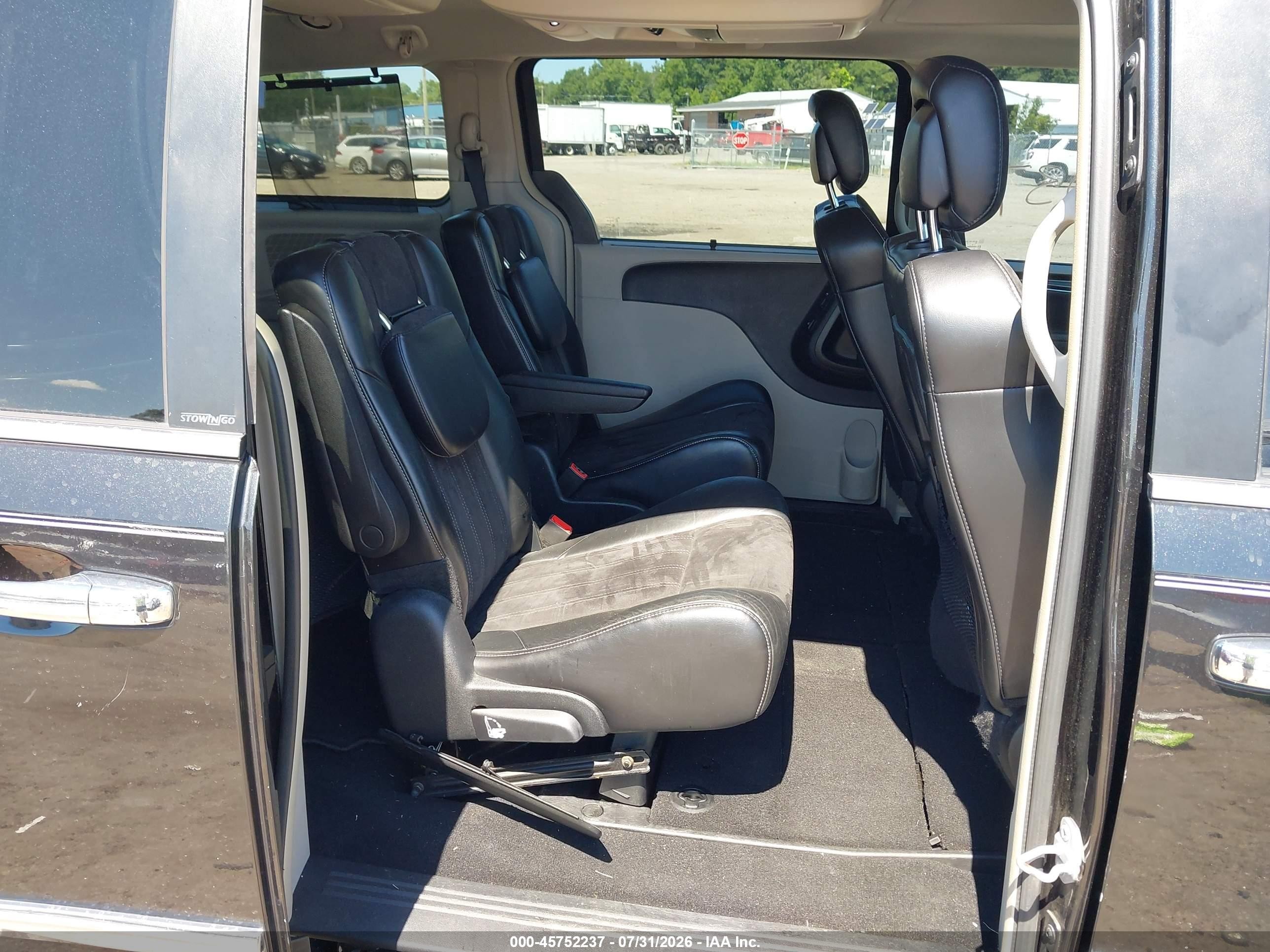 2014 Chrysler Town & Country Touring-l 30th Anniversary Black vin: 2C4RC1CG5ER300742