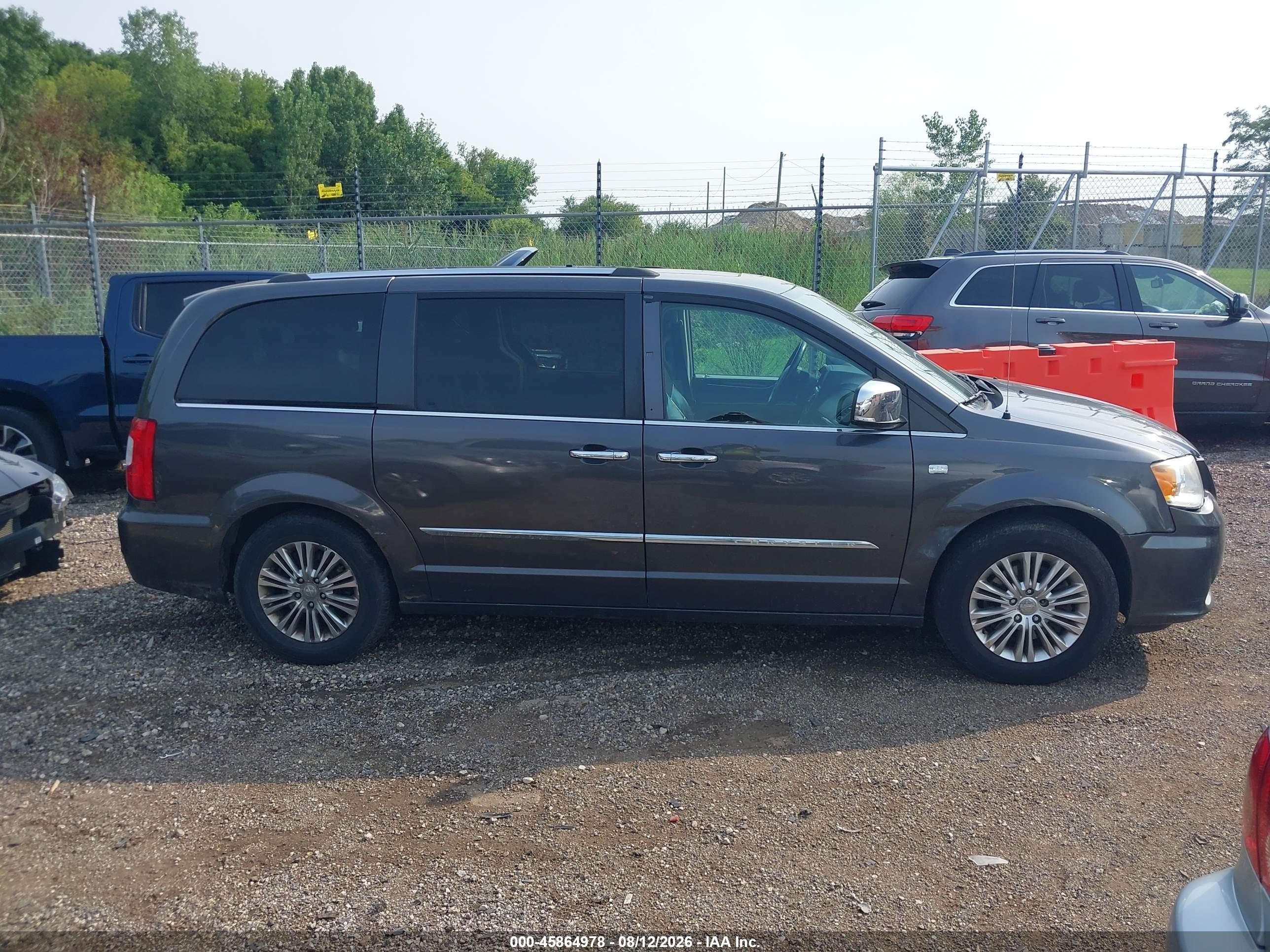 2014 Chrysler Town & Country Touring-l 30th Anniversary Gray vin: 2C4RC1CG5ER374355