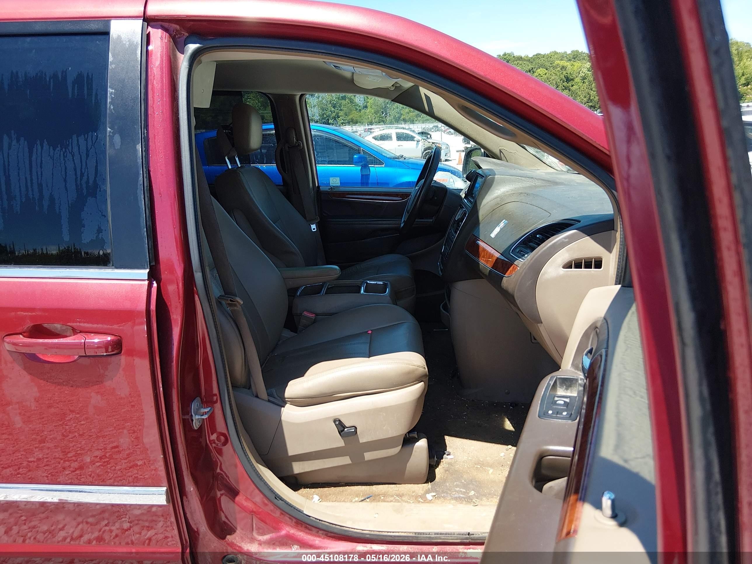2014 Chrysler Town & Country Touring-l Red vin: 2C4RC1CG5ER418192