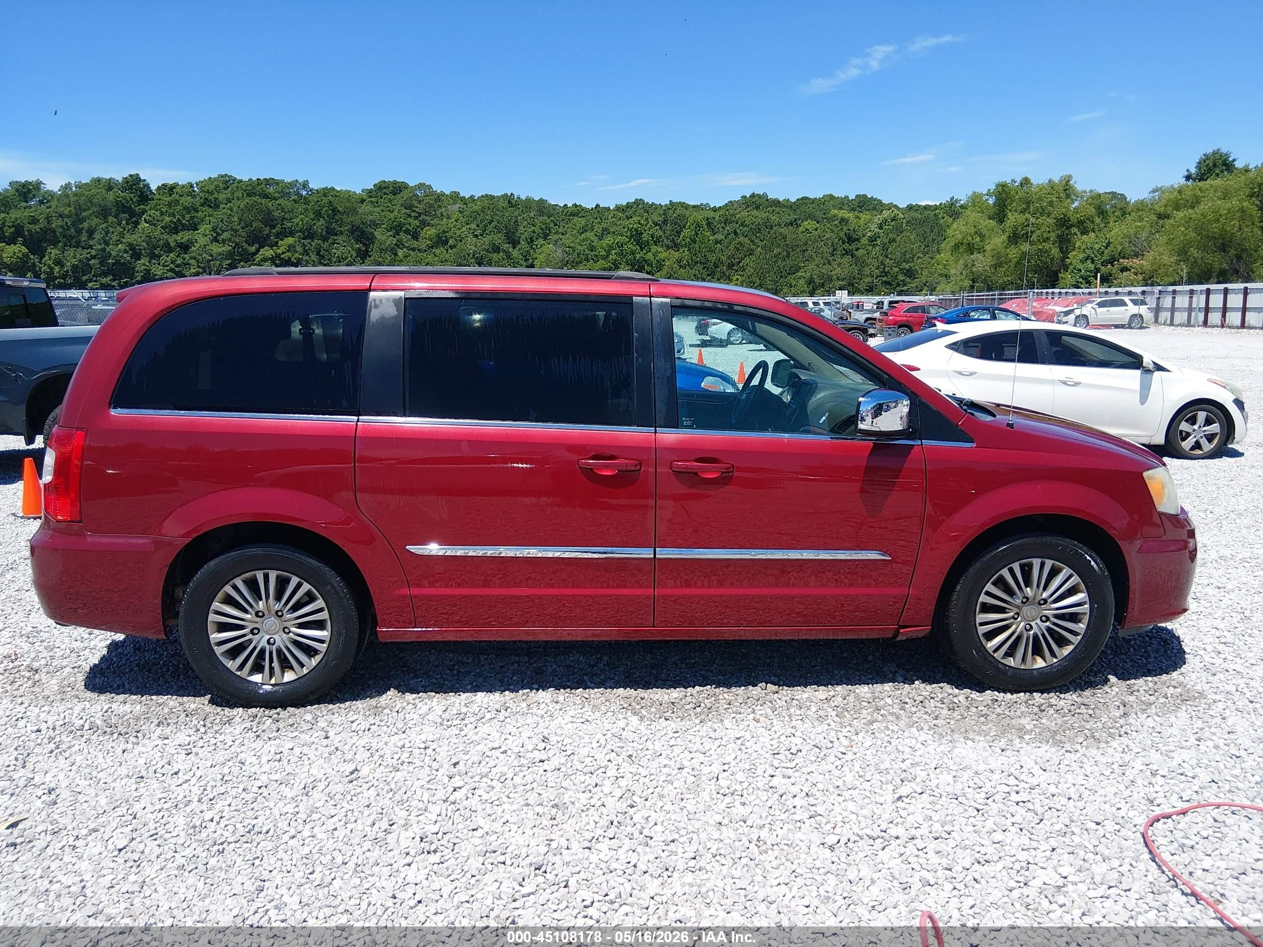2014 Chrysler Town & Country Touring-l Red vin: 2C4RC1CG5ER418192