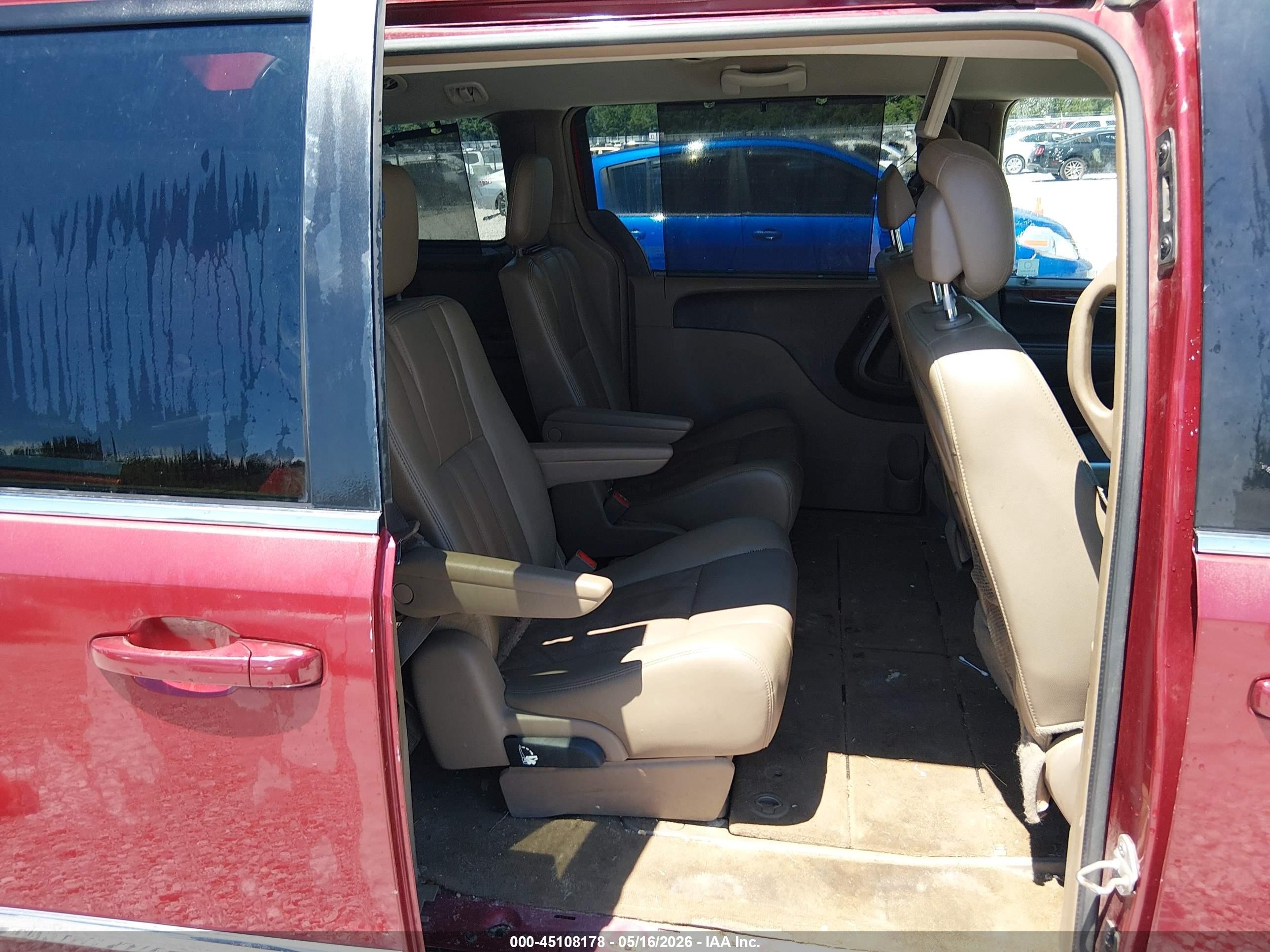 2014 Chrysler Town & Country Touring-l Red vin: 2C4RC1CG5ER418192