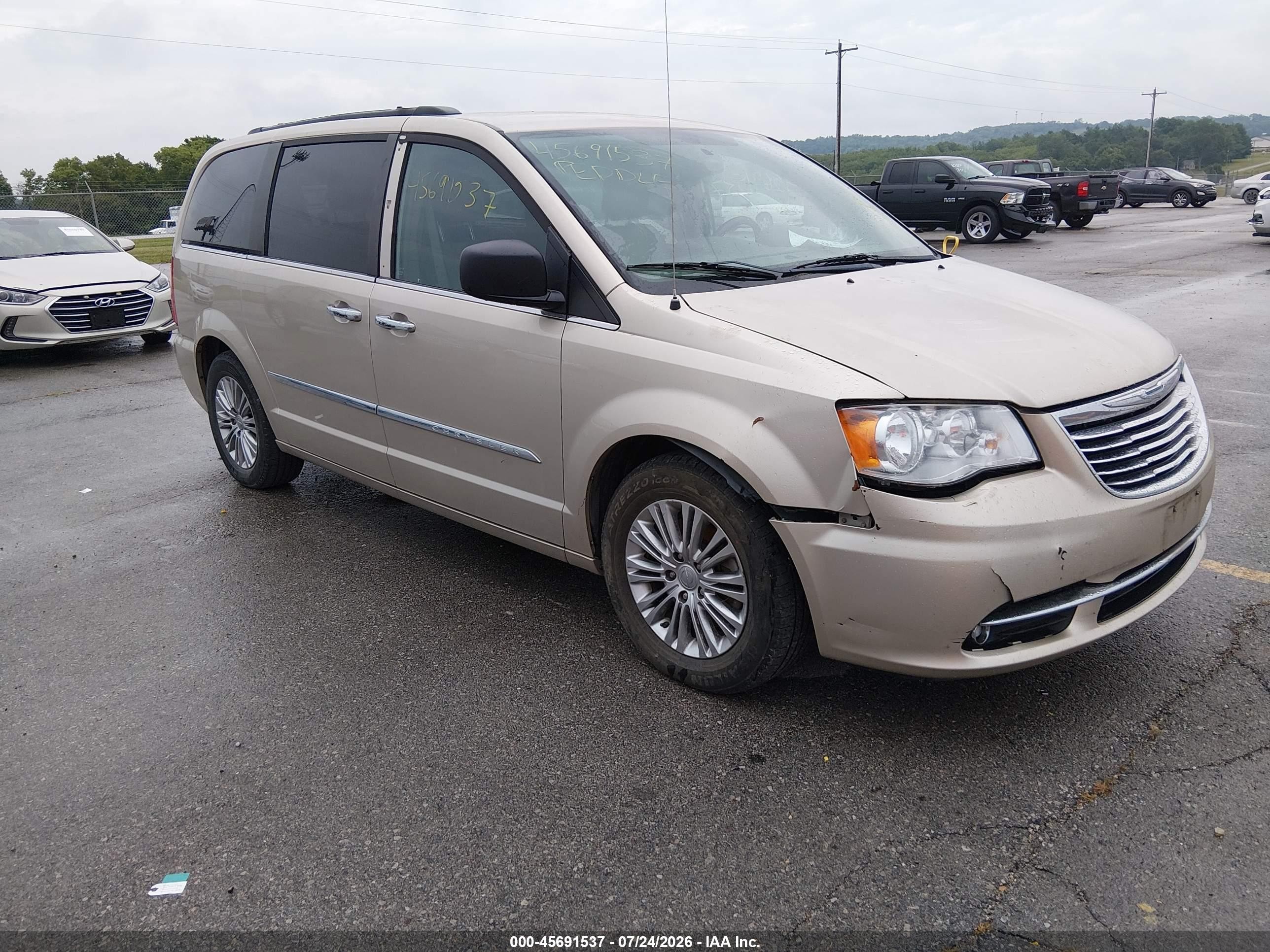 2015 Chrysler Town & Country Touring-l Gold vin: 2C4RC1CG5FR572452