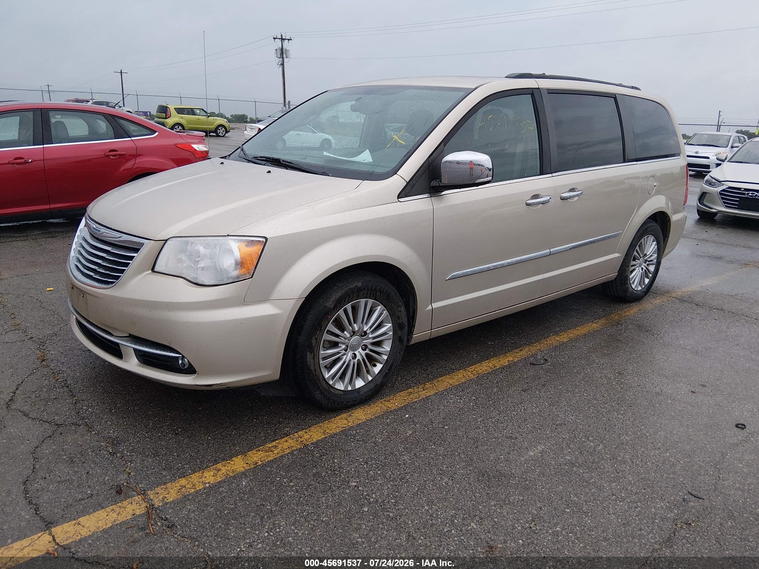 2015 Chrysler Town & Country Touring-l Gold vin: 2C4RC1CG5FR572452