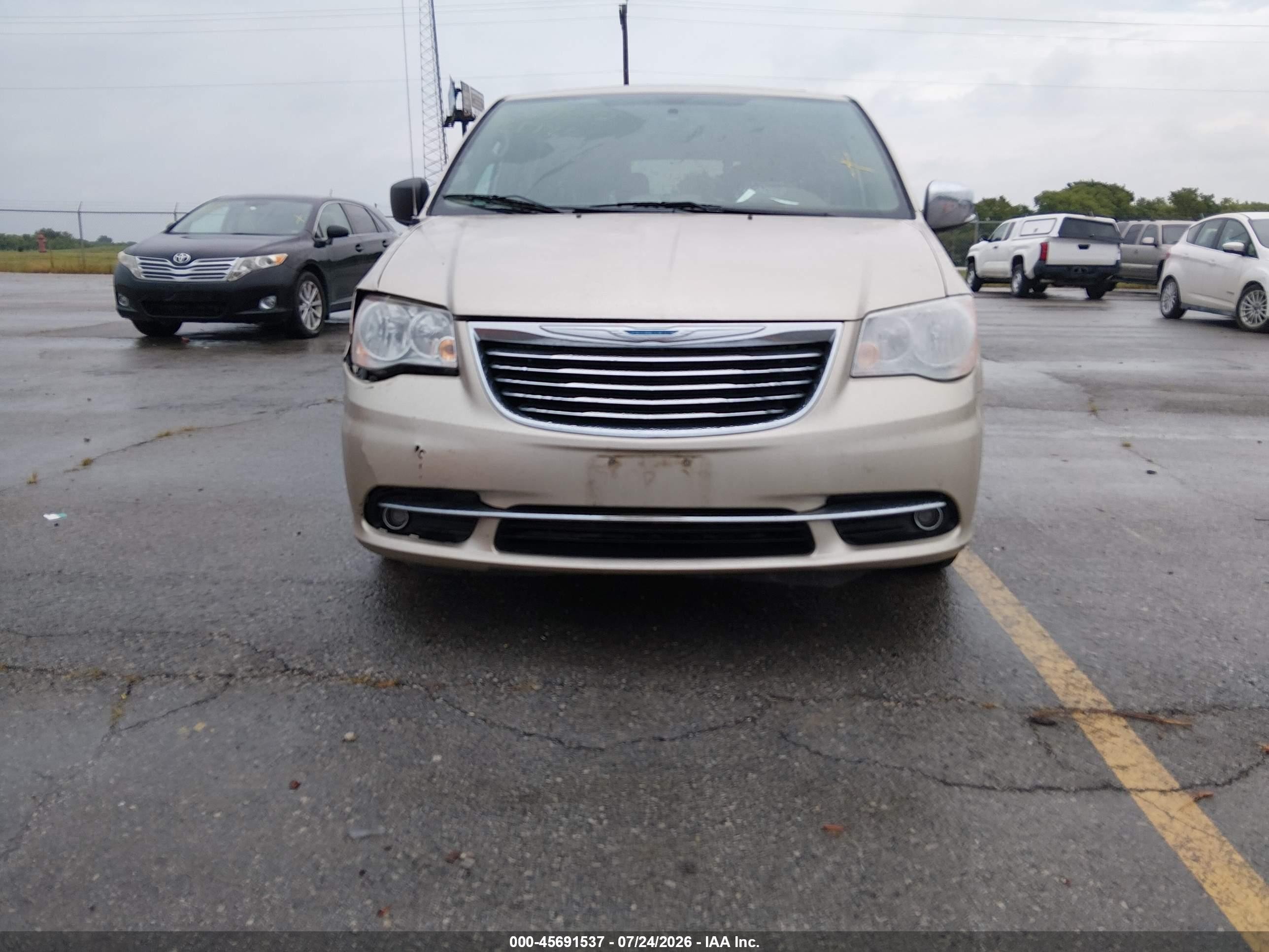 2015 Chrysler Town & Country Touring-l Gold vin: 2C4RC1CG5FR572452