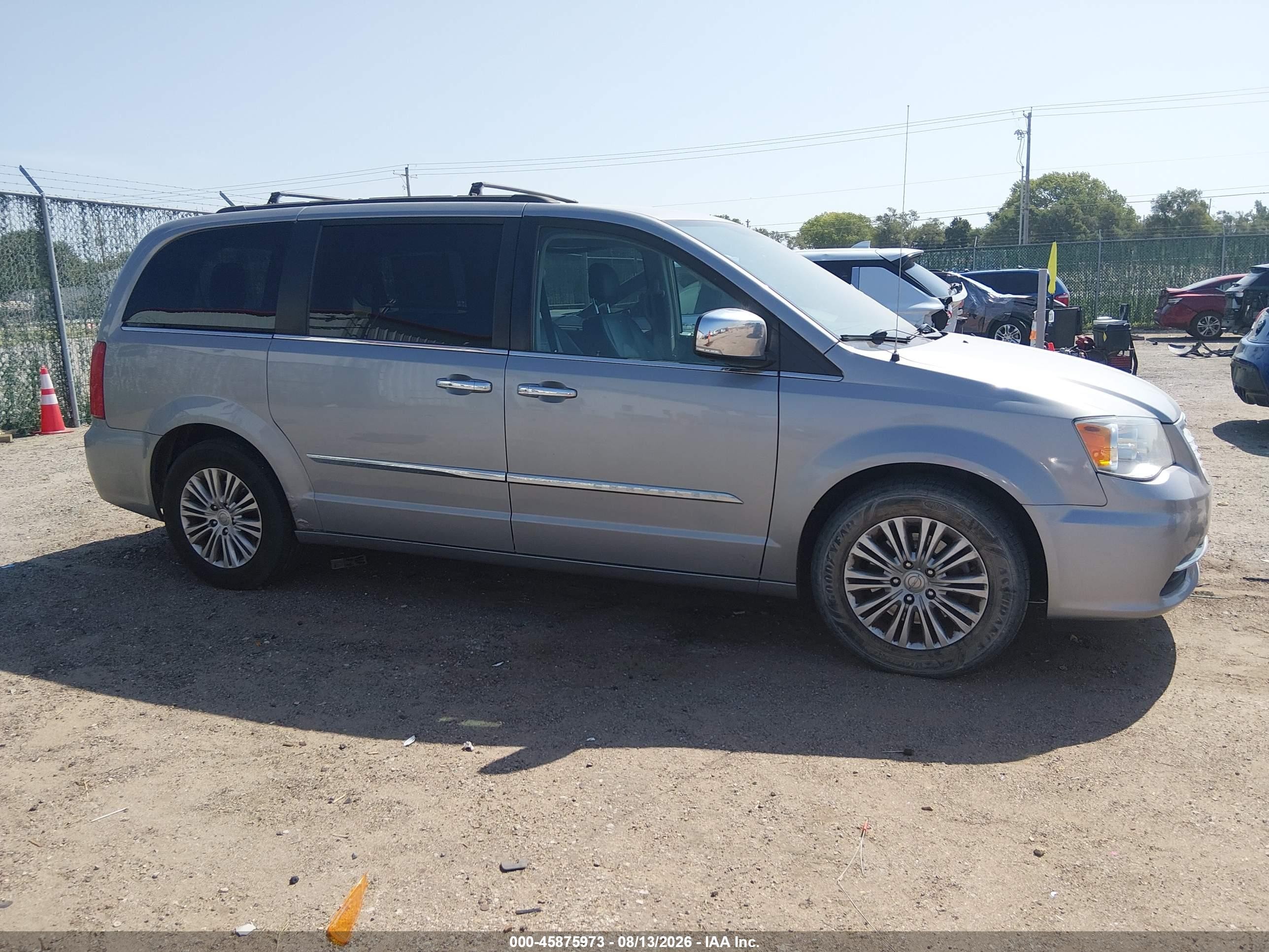 2015 Chrysler Town & Country Touring-l Серебряный vin: 2C4RC1CG5FR602808
