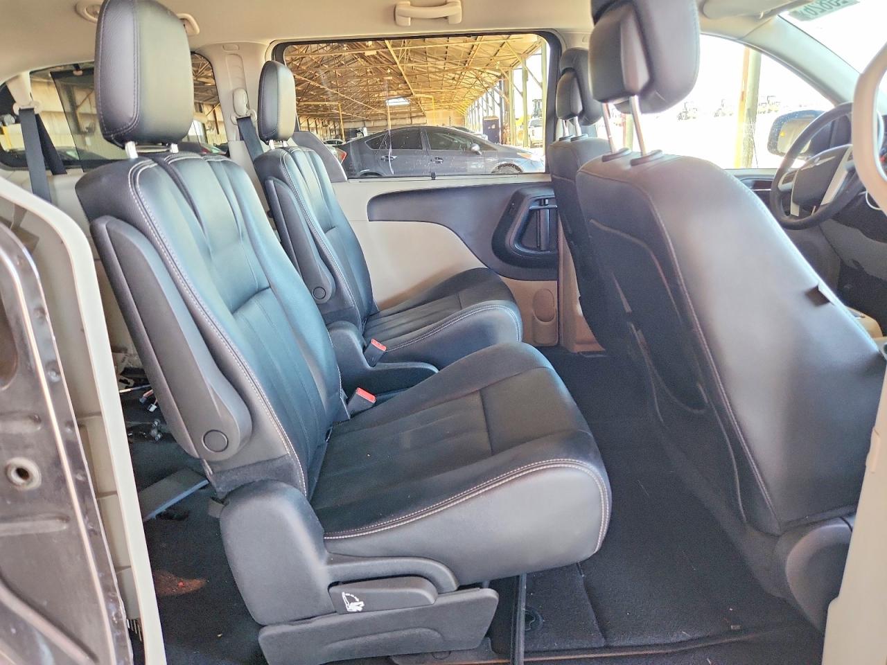 2015 Chrysler Town & Country Touring L Gray vin: 2C4RC1CG5FR674995
