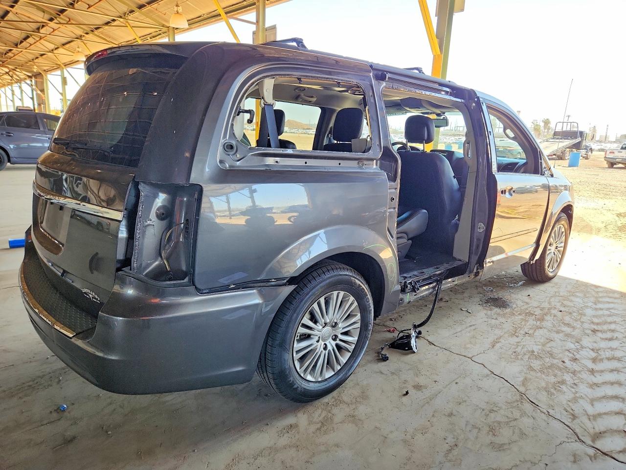 2015 Chrysler Town & Country Touring L Gray vin: 2C4RC1CG5FR674995