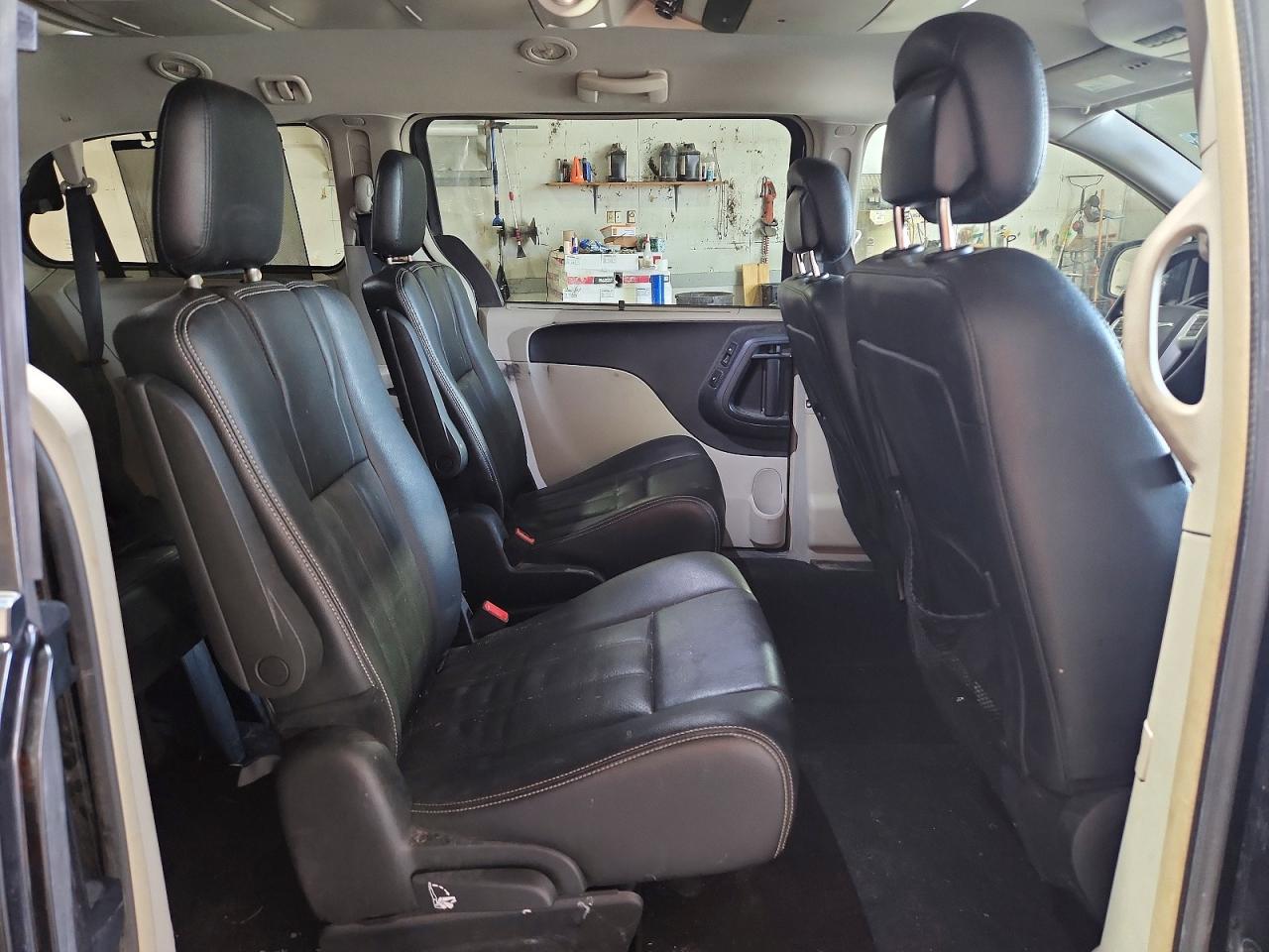 2015 Chrysler Town & Country Touring L Black vin: 2C4RC1CG5FR697306