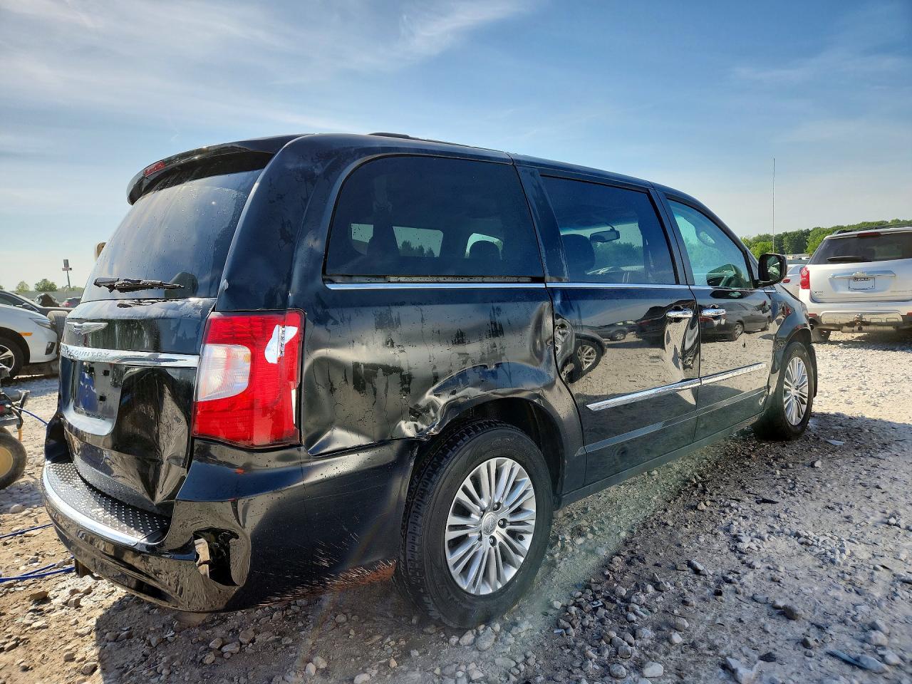 2016 Chrysler Town & Country Touring L Black vin: 2C4RC1CG5GR285422