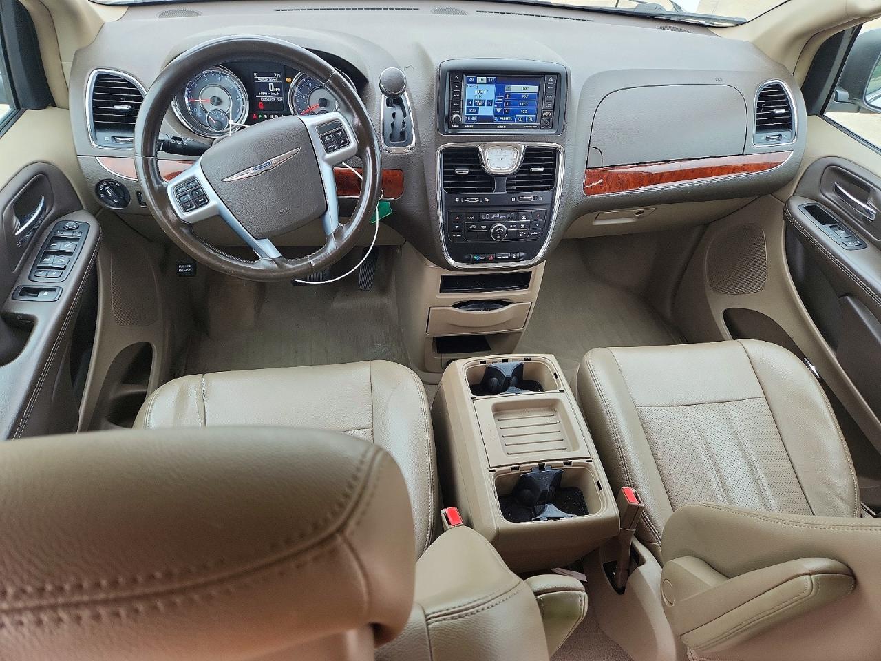 2012 Chrysler Town & Country Touring L White vin: 2C4RC1CG6CR163162